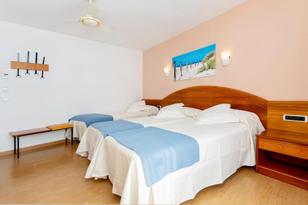 Triple Room with Bath with Street View
