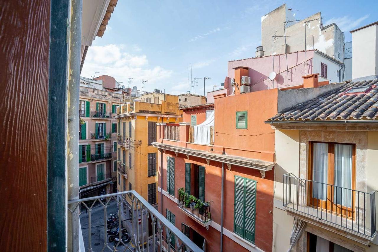 Apartamento con balcón