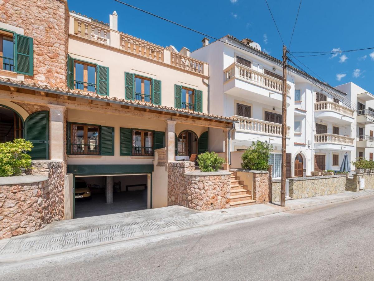 Three-Bedroom House,1072238152:JPEG