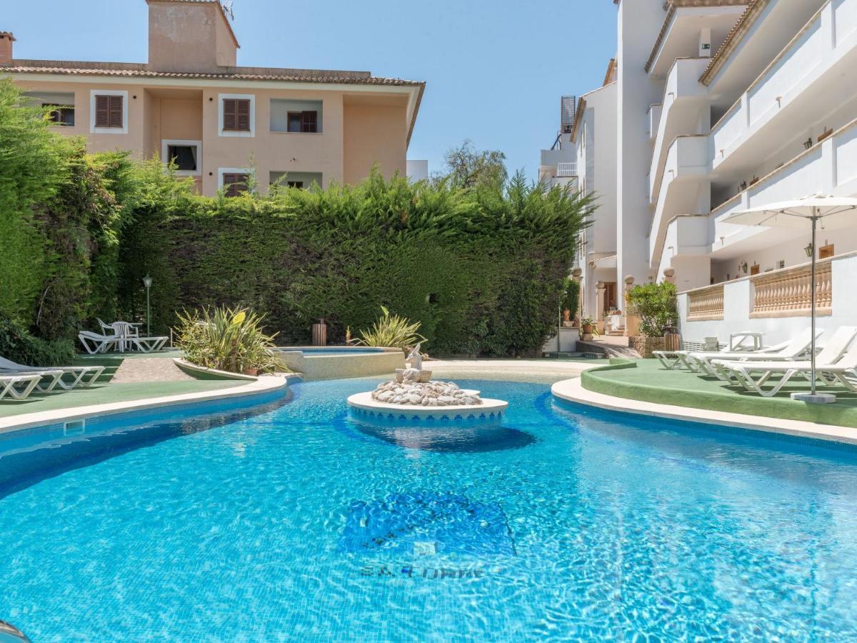 Three-Bedroom House,1072236433:JPEG