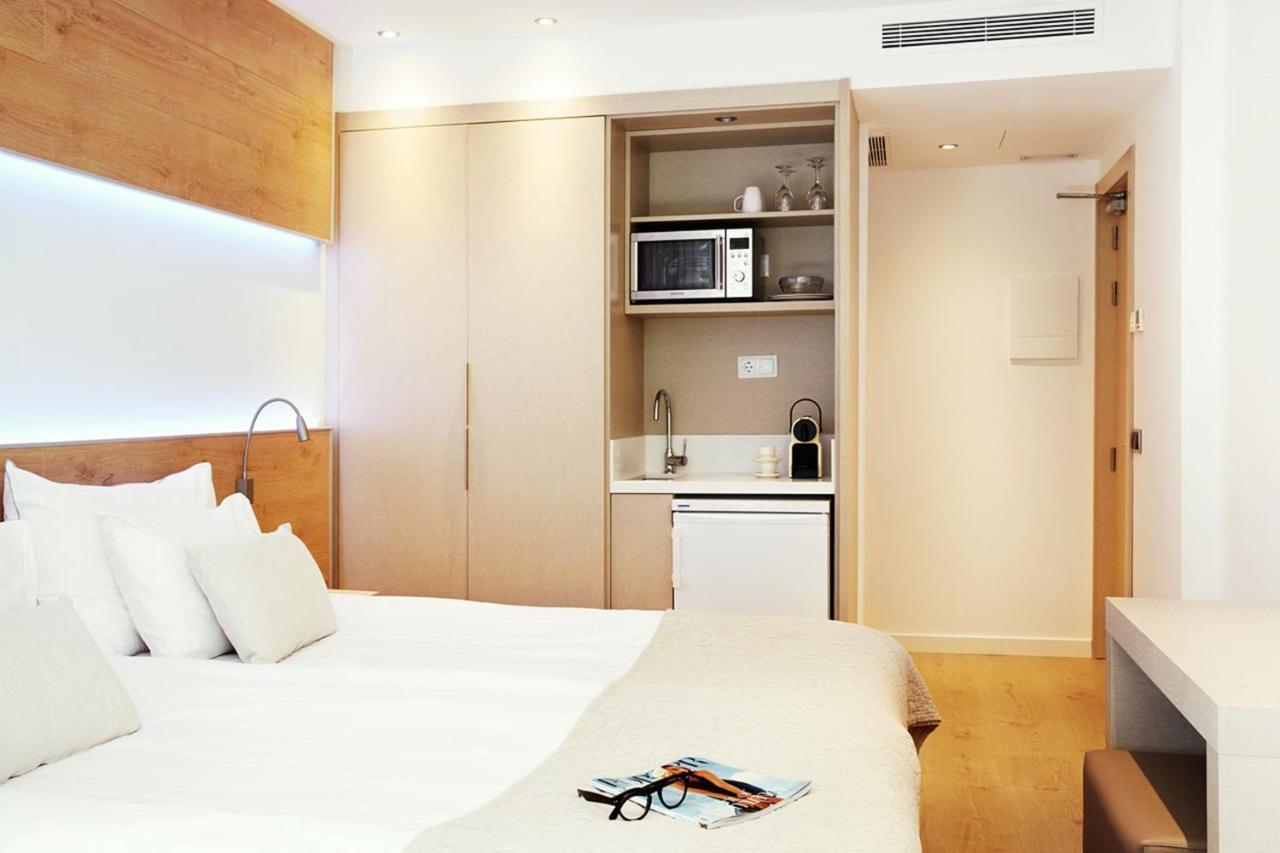 Twin Room with Balcony (Annex)