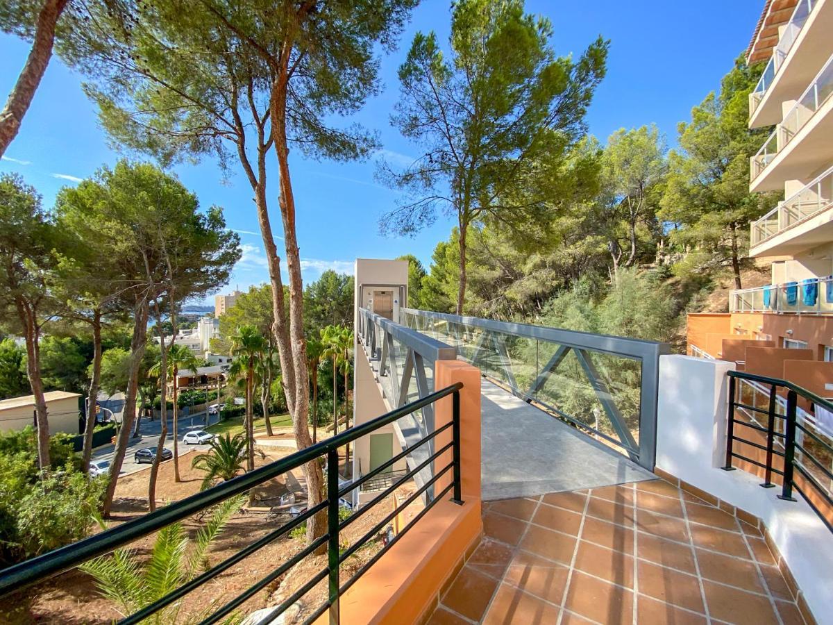 Studio Balcony,1287019432:JPEG