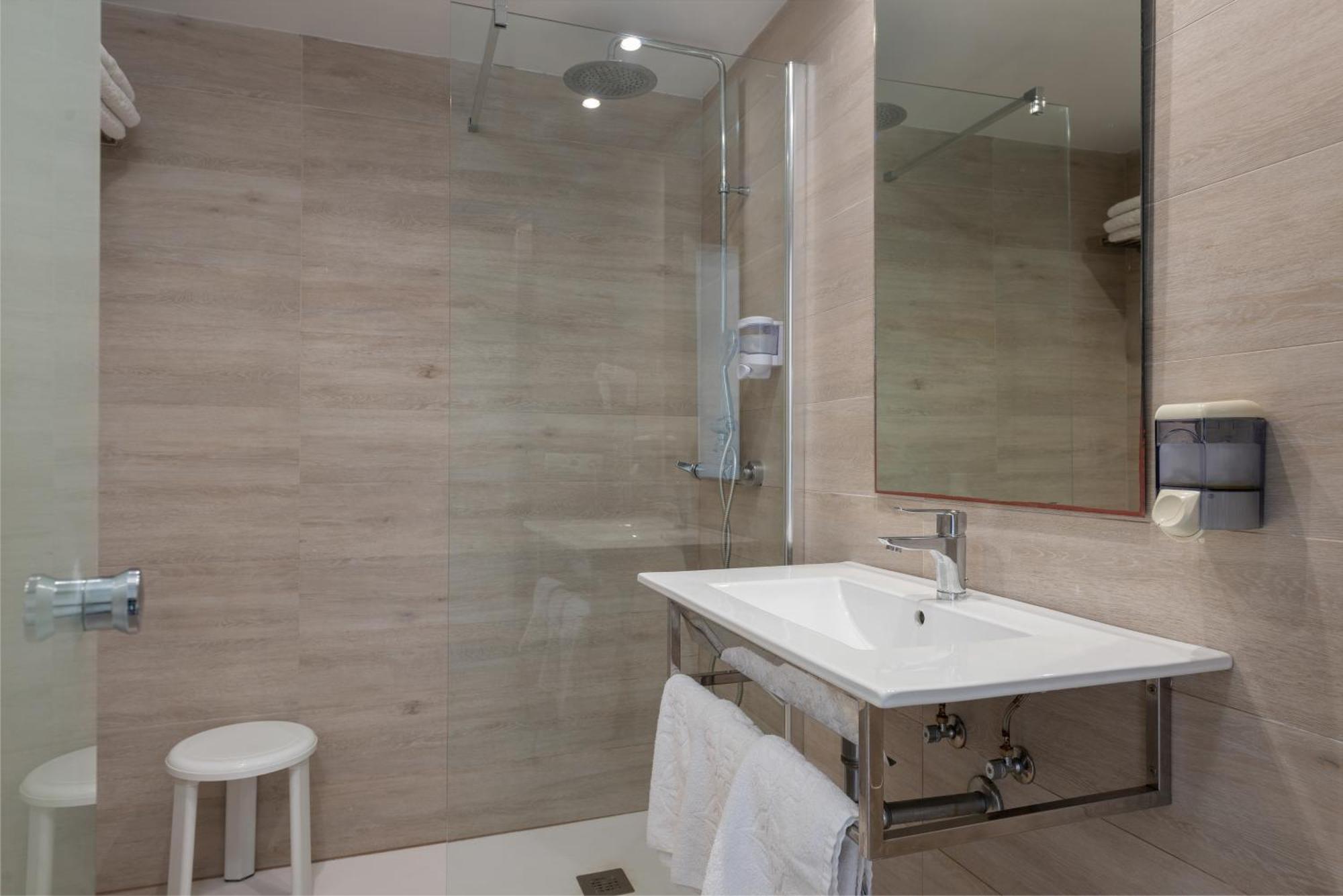 Single Room,1233524648:JPEG