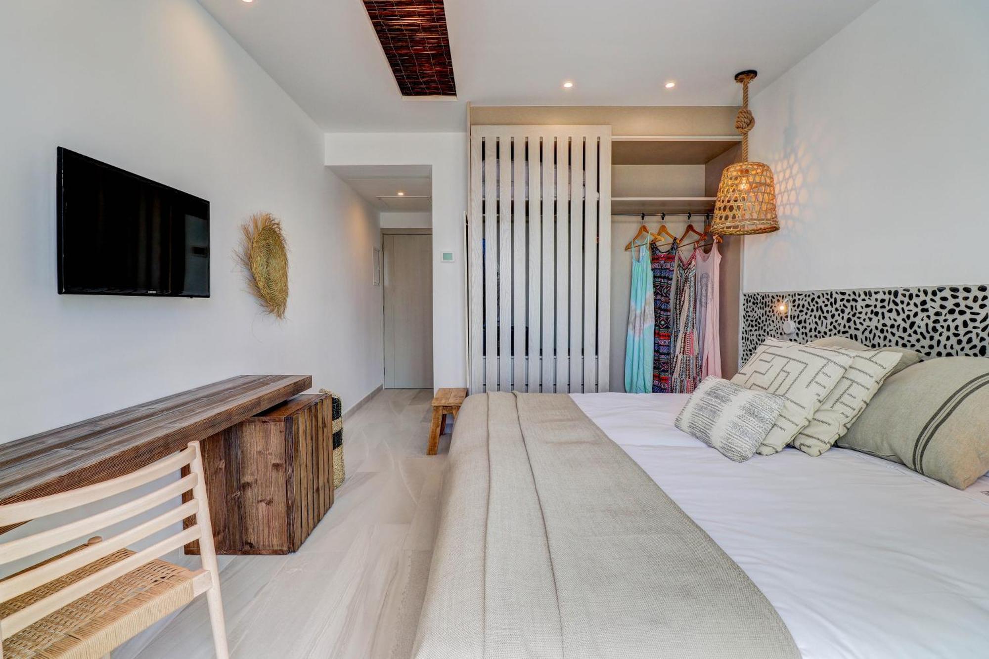 Standard Double or Twin Room with Balcony,1207501081:JPEG