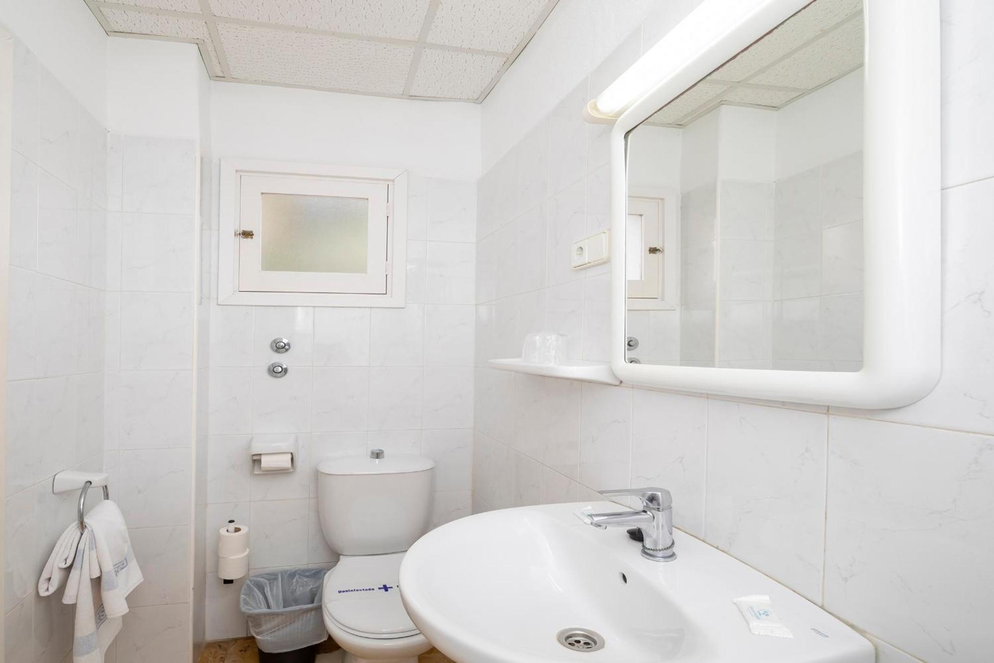 Standard Twin Room with Sea View,1498561972:JPEG