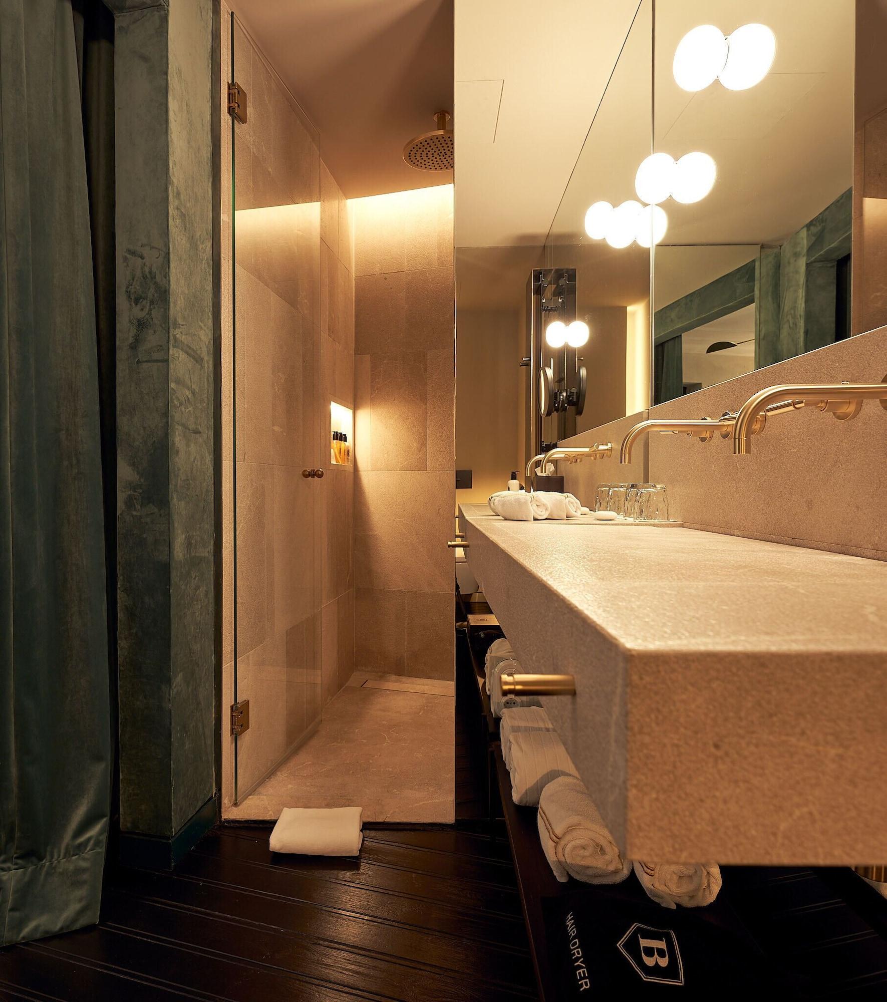 Deluxe Double Room,1472203702:JPEG