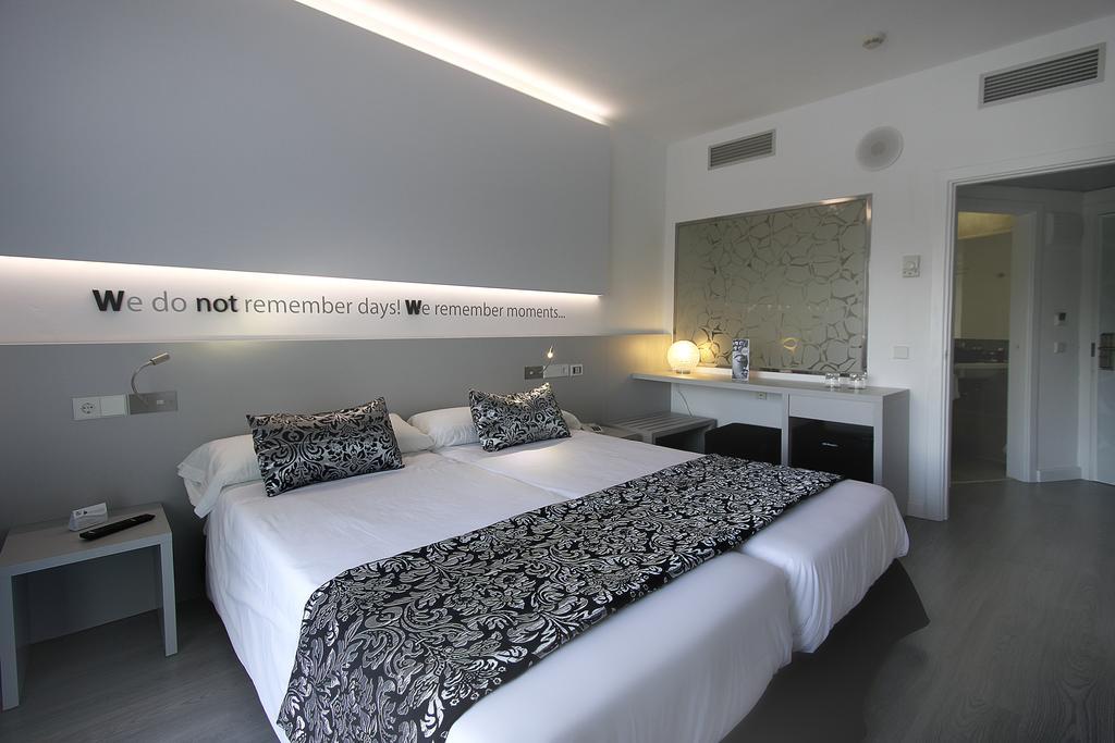 Double Room with Pool View