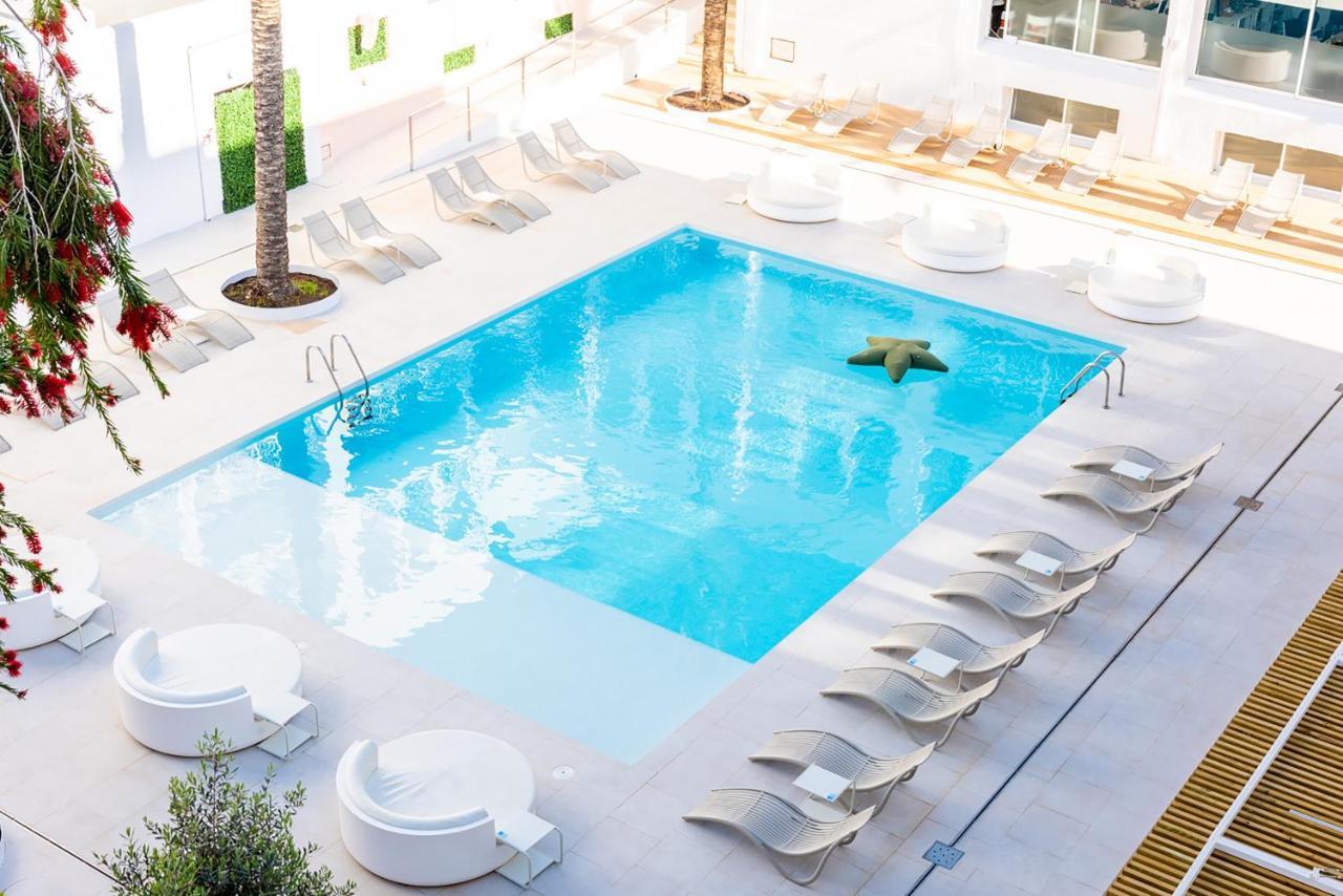 Chillout Pool View Room,1244484943:JPEG