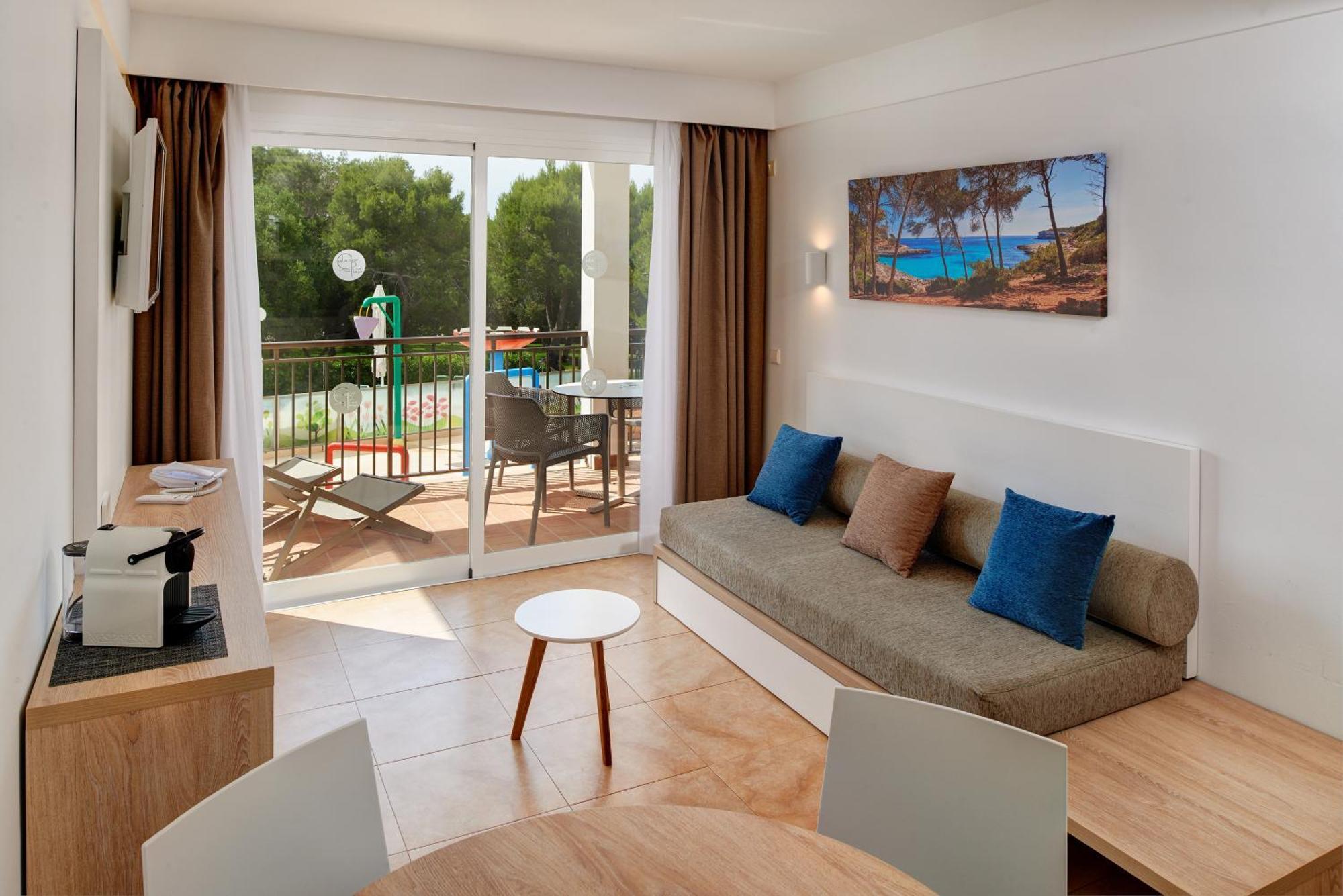 Superior One- Bedroom Apartment