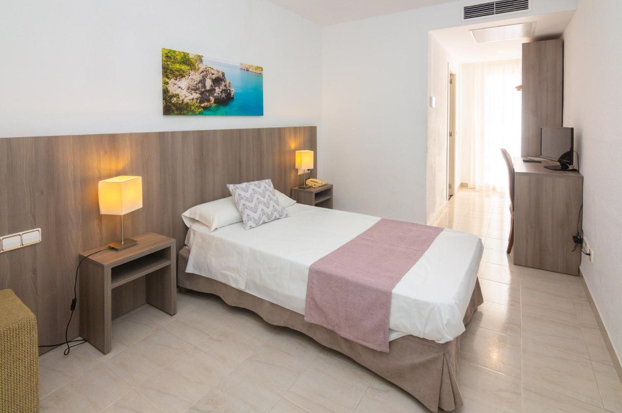 Single Room,1272352894:JPEG