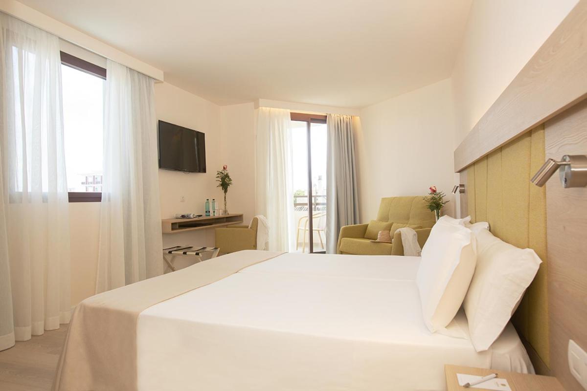 Chambre Double - Vue Latérale sur Mer