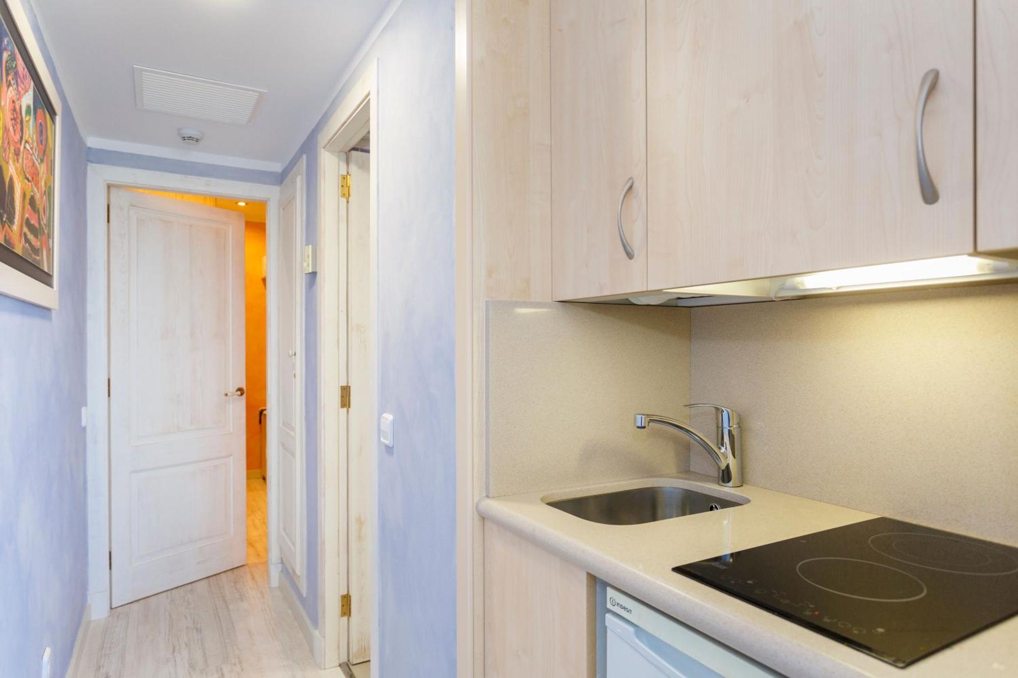 One-Bedroom Apartment with Pool View,1742807314:JPEG