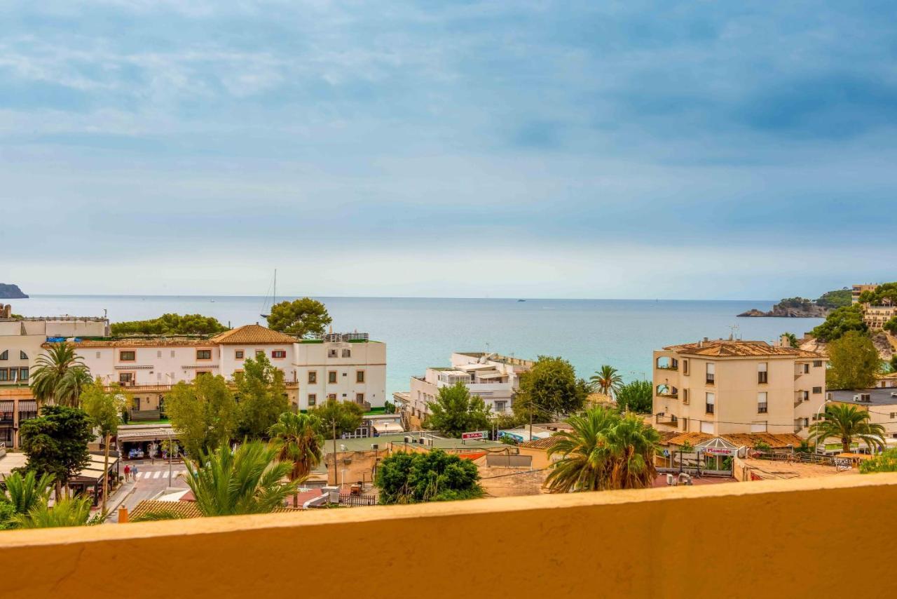 Habitación Doble con vistas al mar y balcón