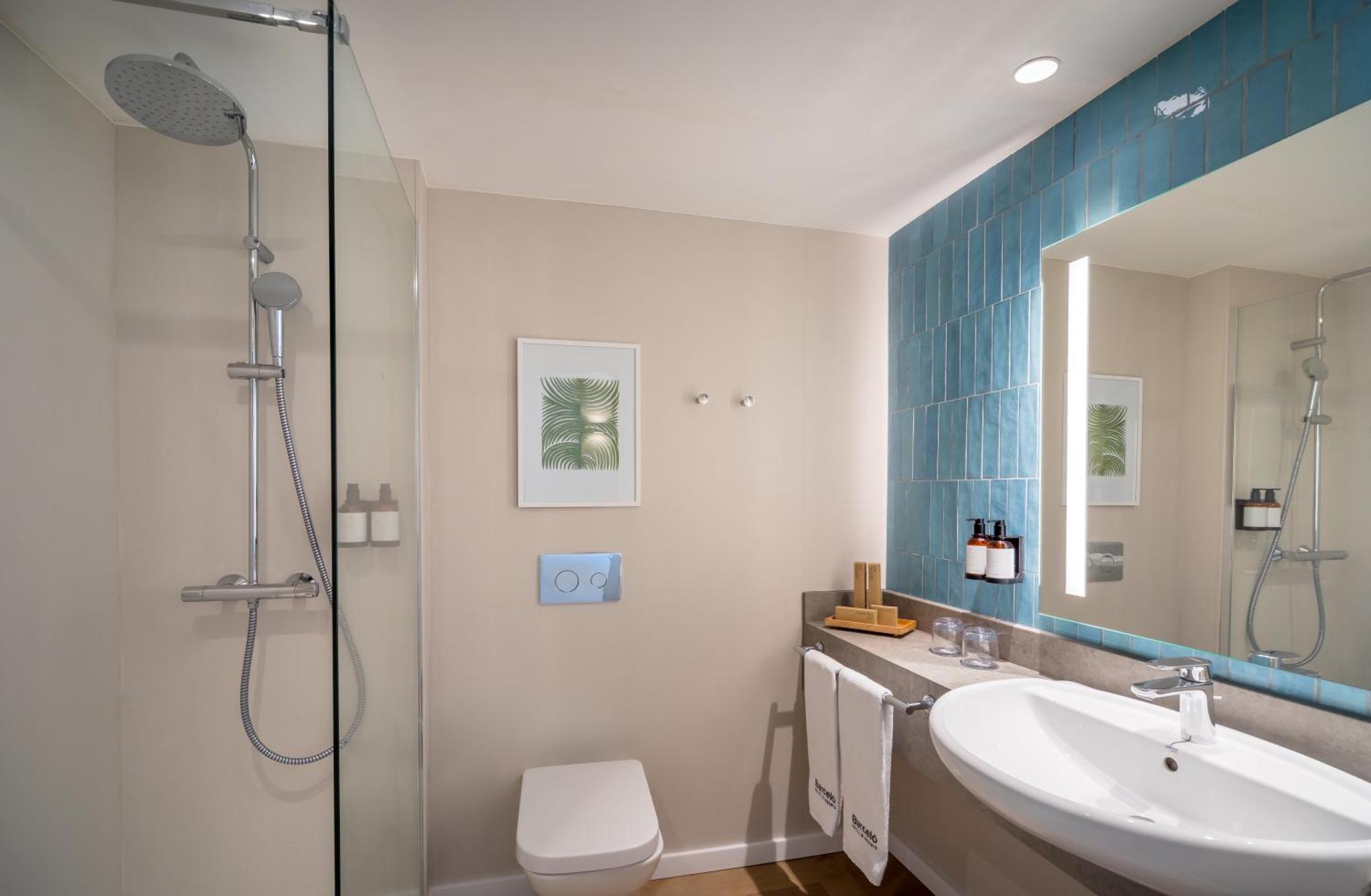 Superior Room with Sea View (2 Adults + 1 child),1306719235:JPEG