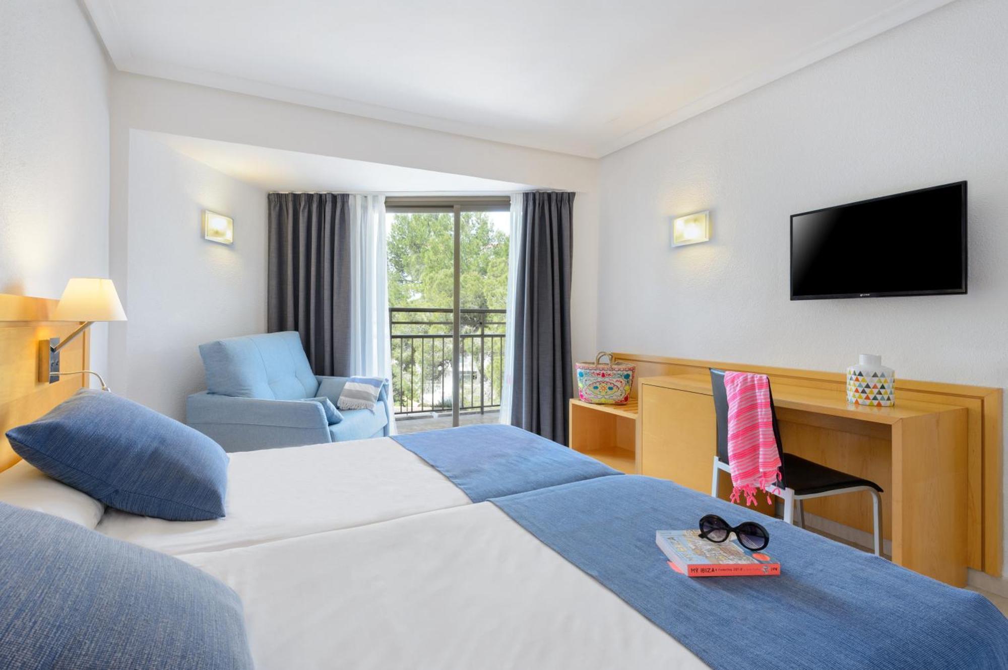 Twin Room,1306993810:JPEG