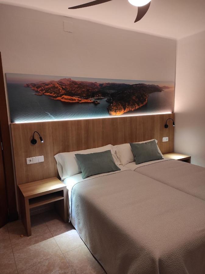 Double or Twin Room Private Bathroom