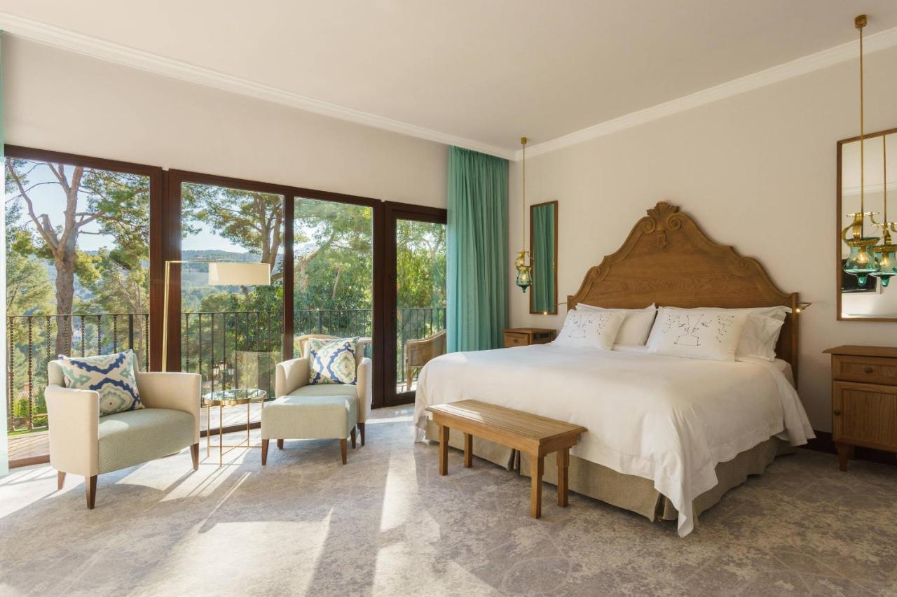 Classic Terrace Queen Room Balcony Garden View