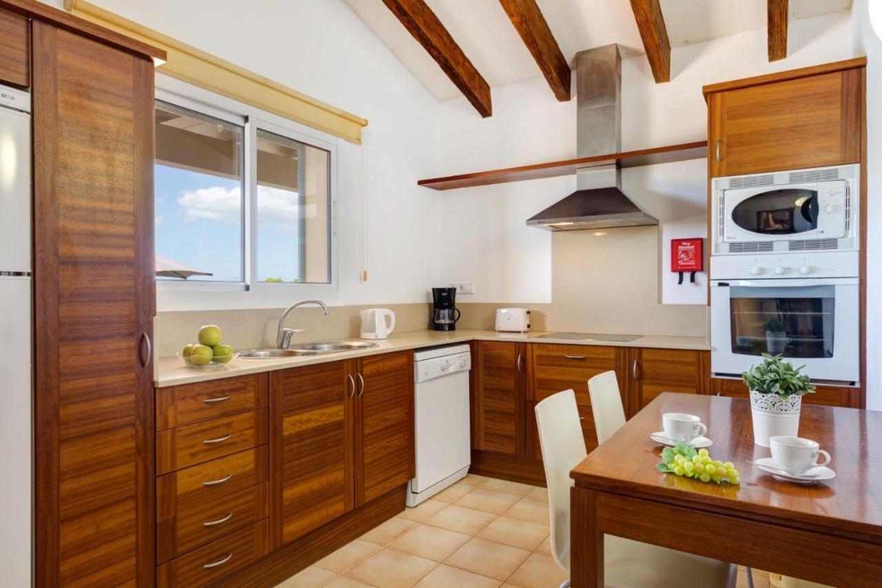 Villa with Sea View,1528143898:JPEG
