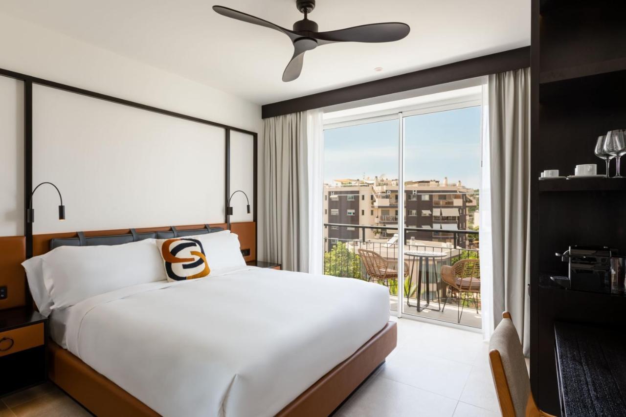 Deluxe King Room,1388009336:JPEG