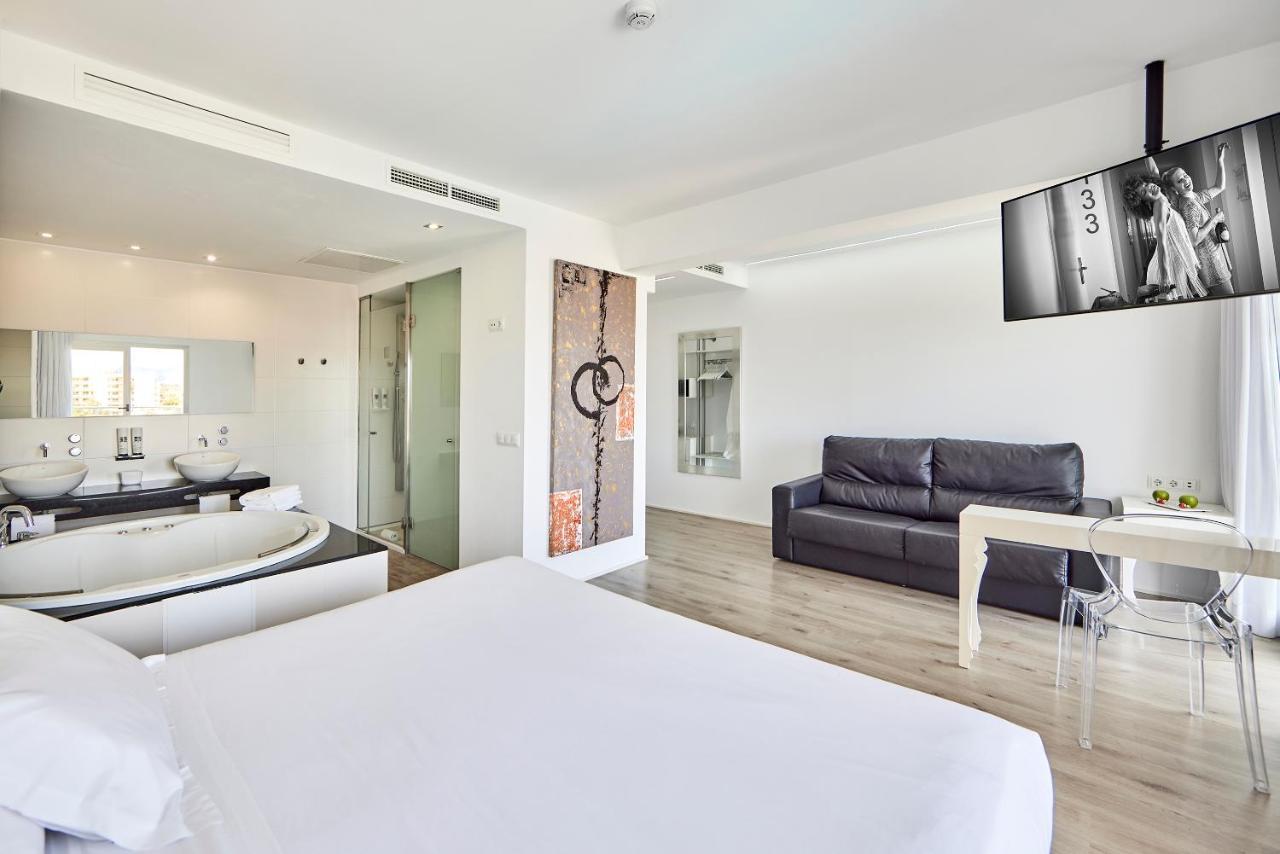 Junior Suite with Pool View