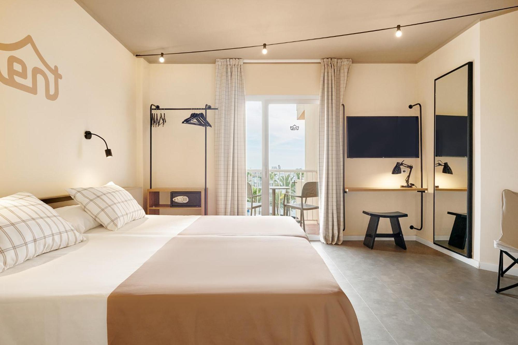 Double Room  - Unlimited Brunch (2 Adults + 1 Child),1499621599:JPEG