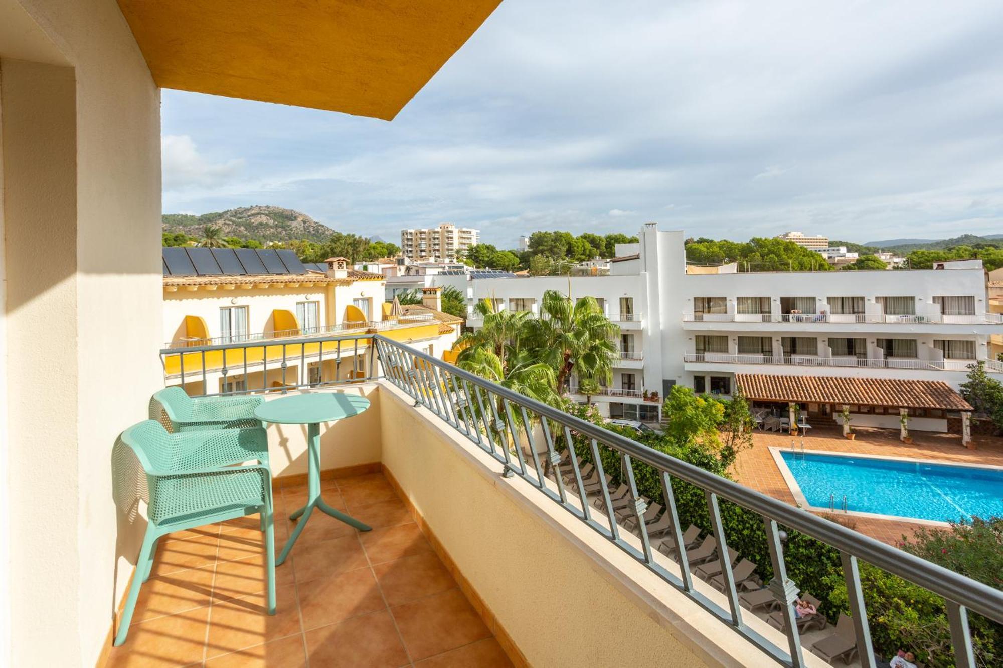 Double Room with Balcony,1524133213:JPEG