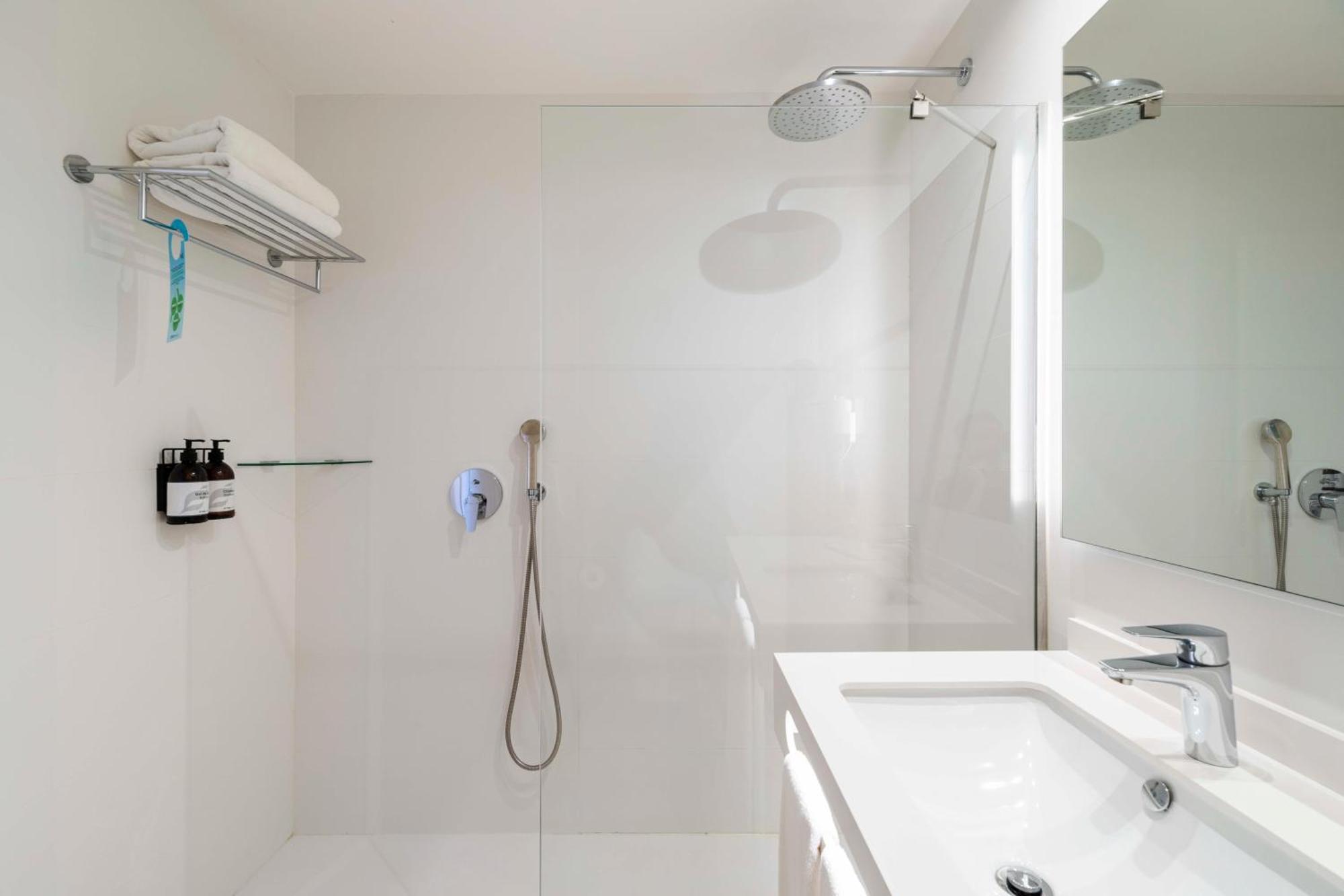 Chambre Double Supérieure (1 Adulte)