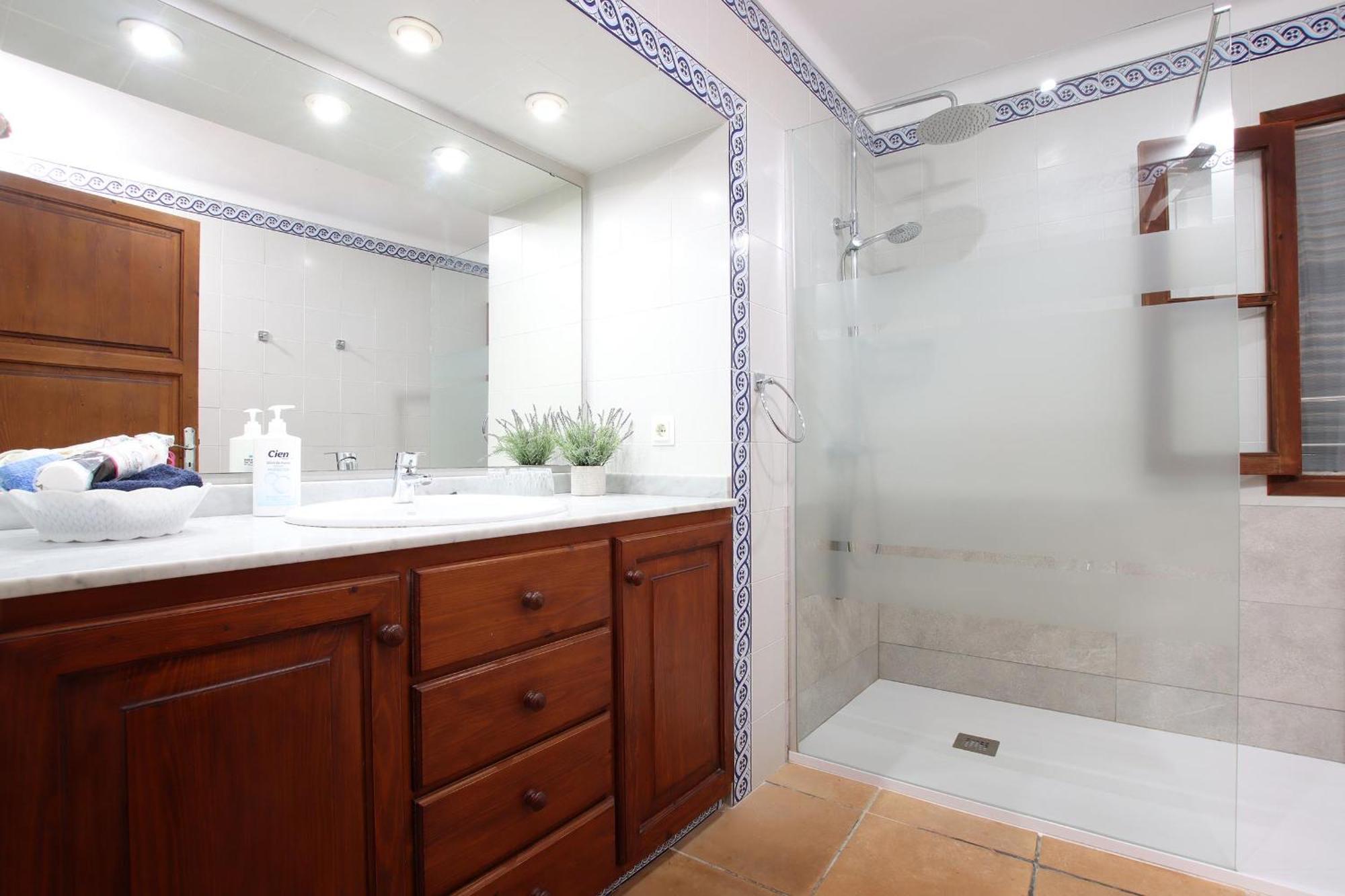 Villa,1543956094:JPEG