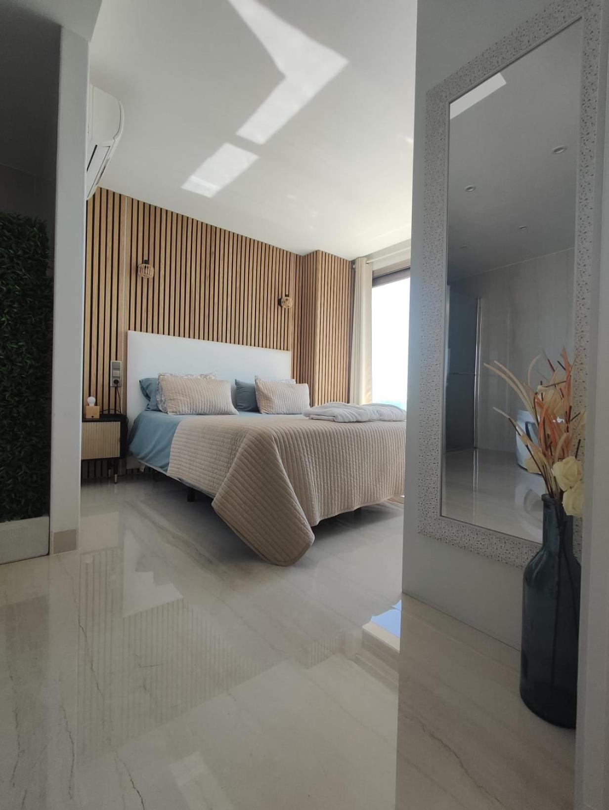One-Bedroom Apartment Sea View