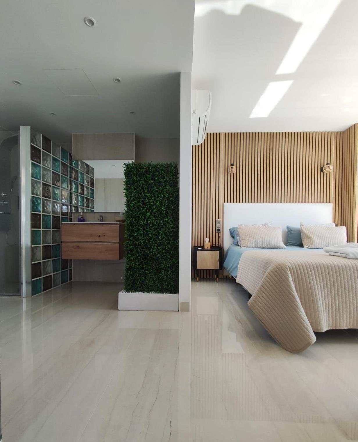 One-Bedroom Apartment Sea View