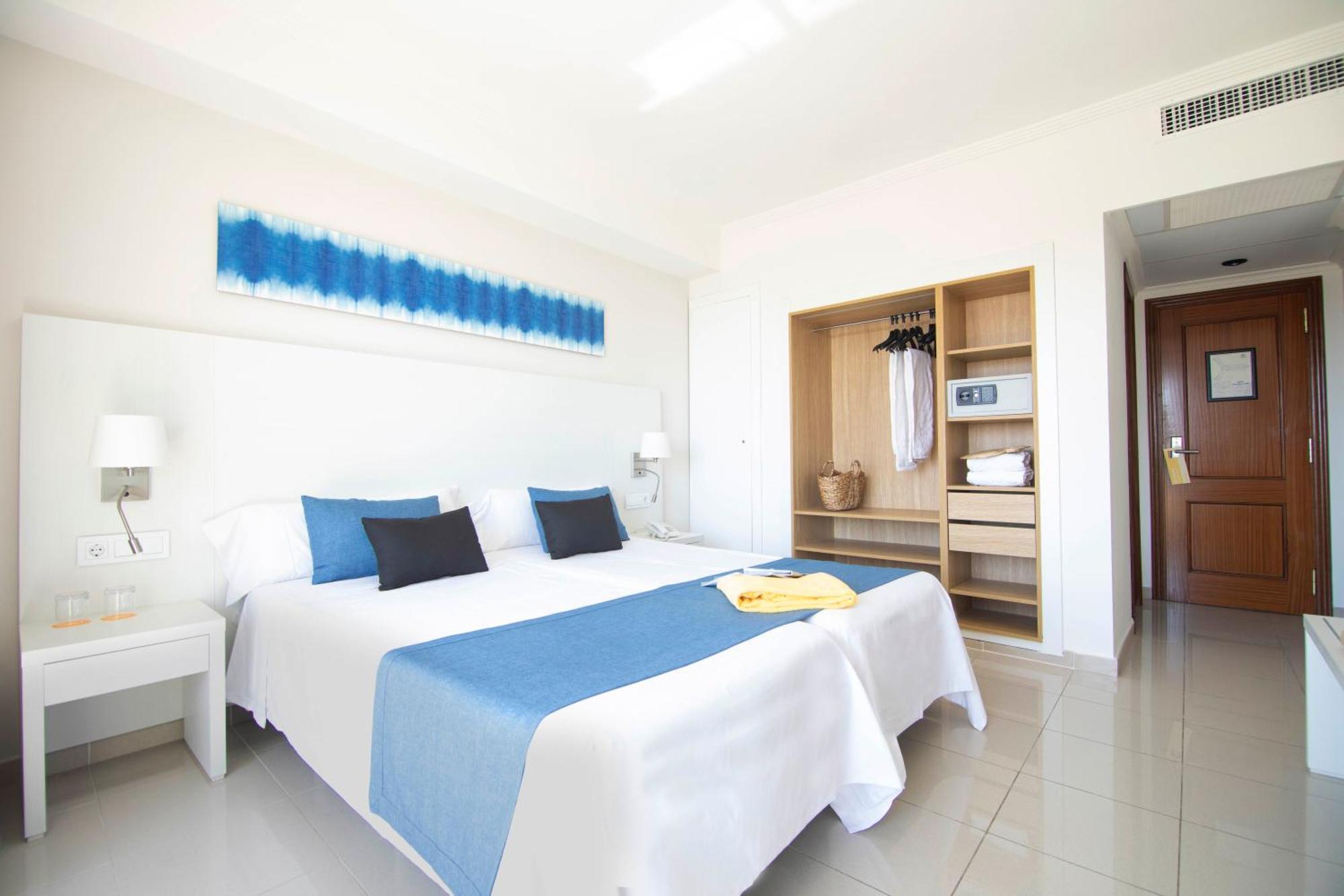 Double Room with Sea View,1552218586:JPEG