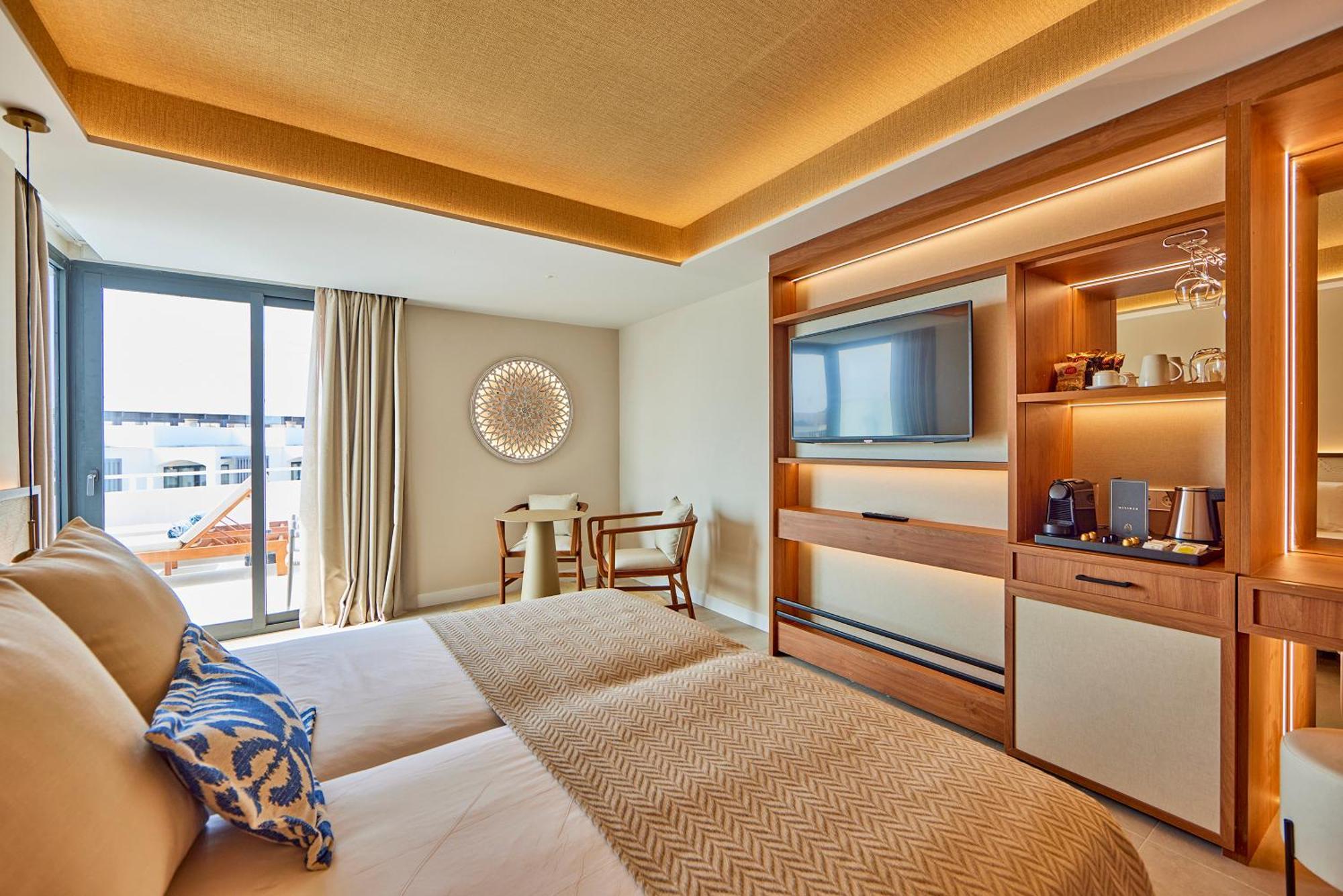 Junior Suite with Side Sea View,1554814978:JPEG