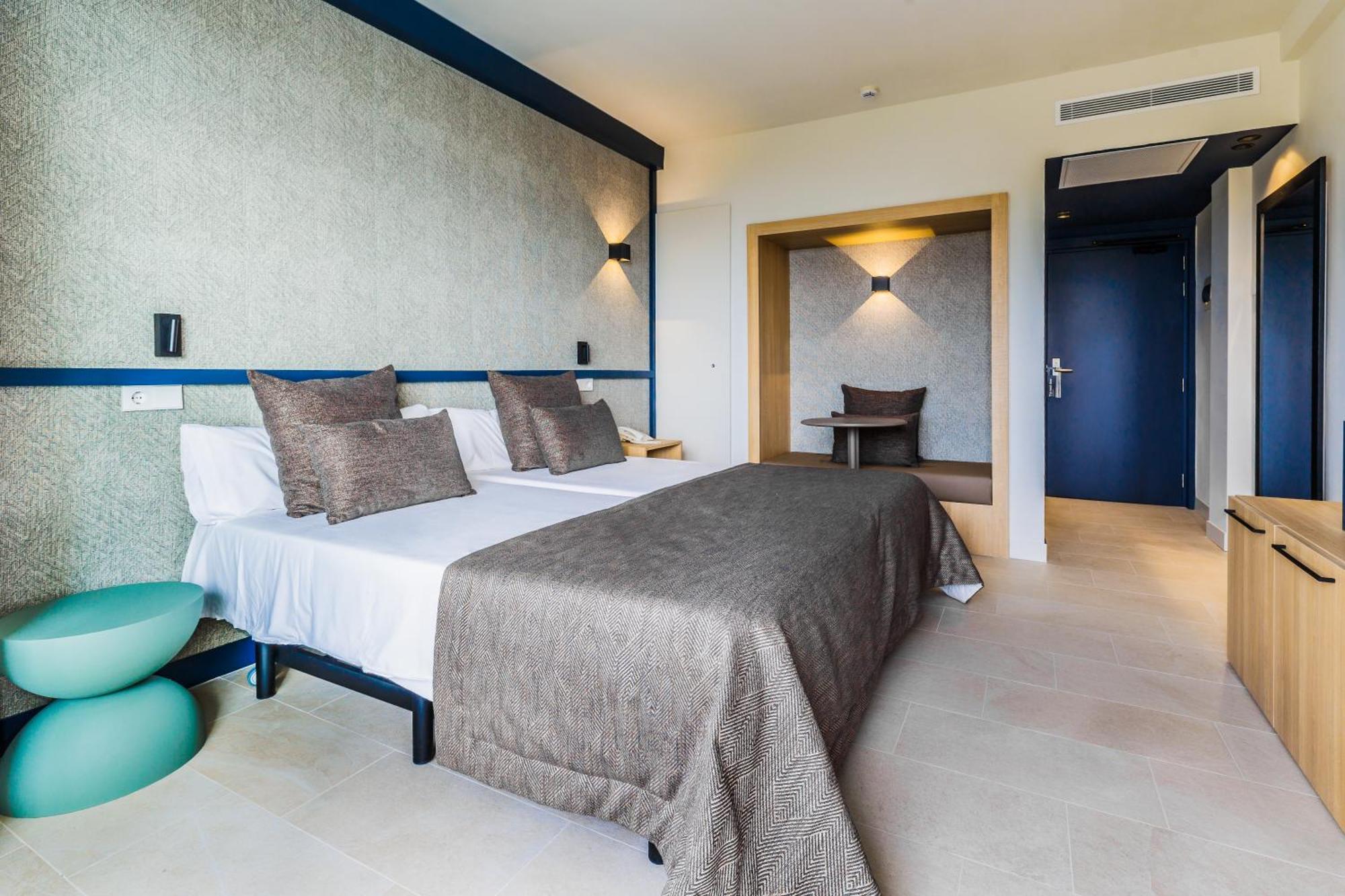 Superior Double Room,1588057720:JPEG