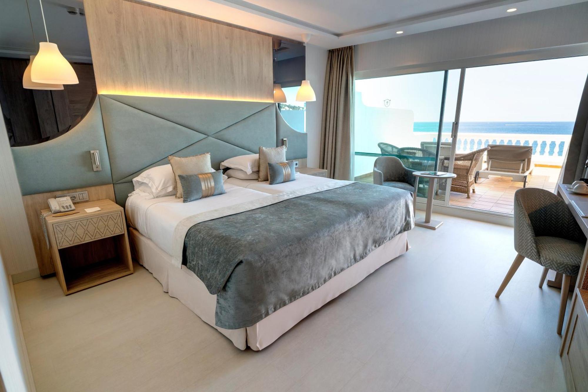 Superior Double or Twin Room Sea View