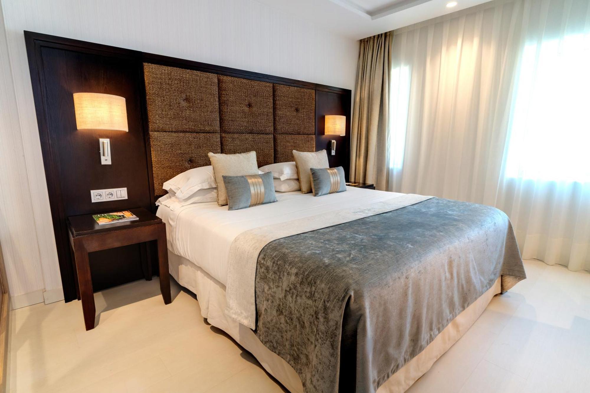 Classic Double or Twin Room City or Interior View