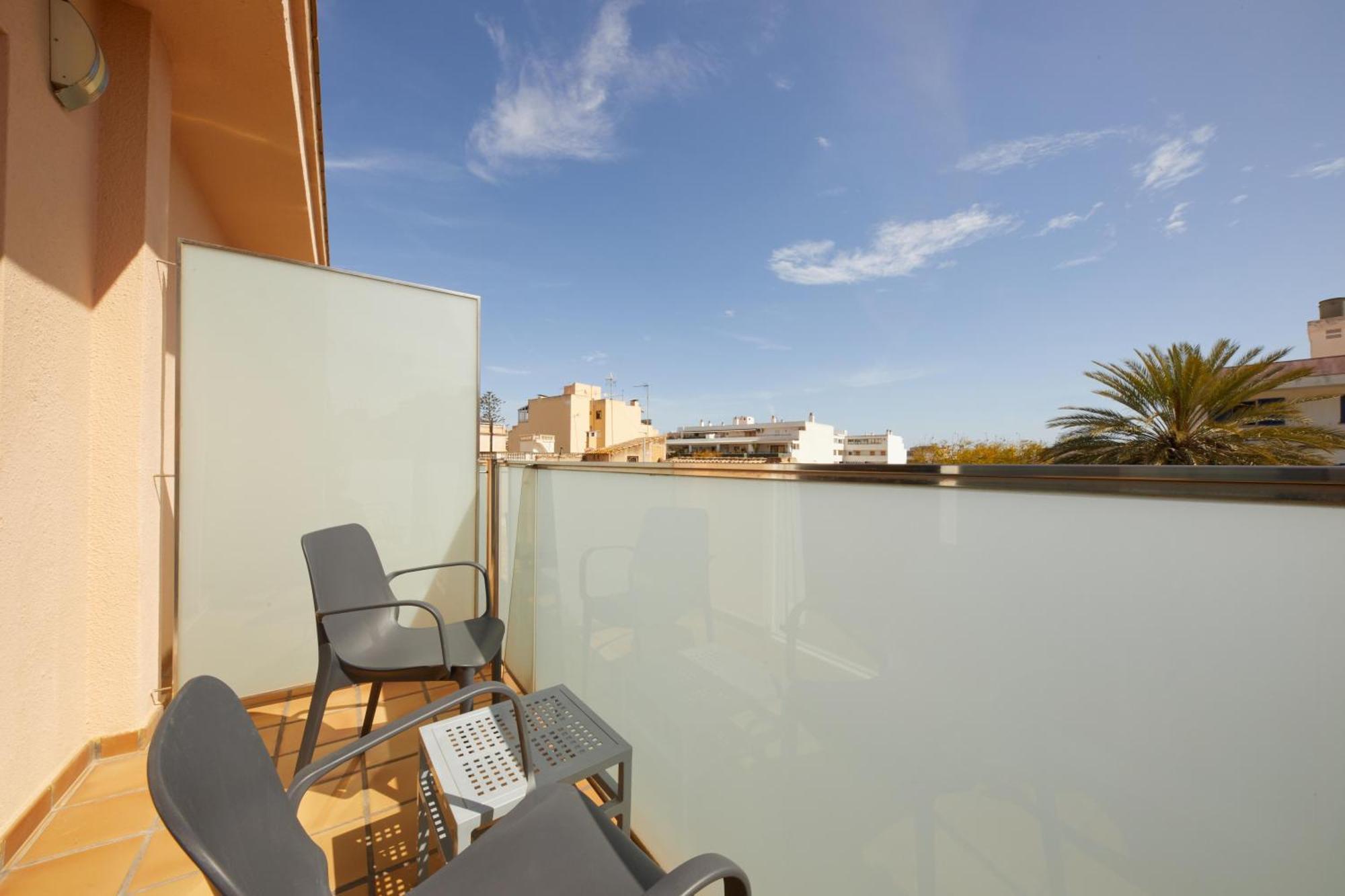Habitación Triple con balcón