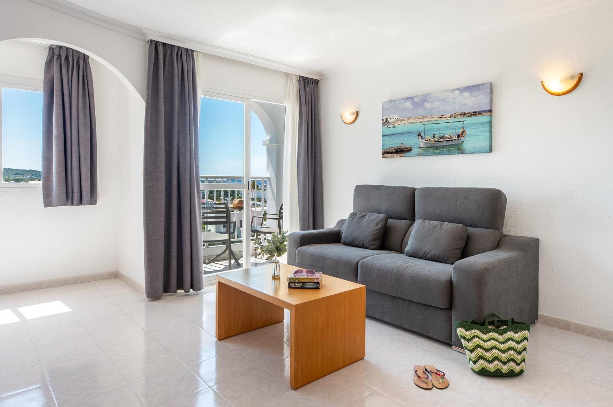 Large Studio,1609330207:JPEG