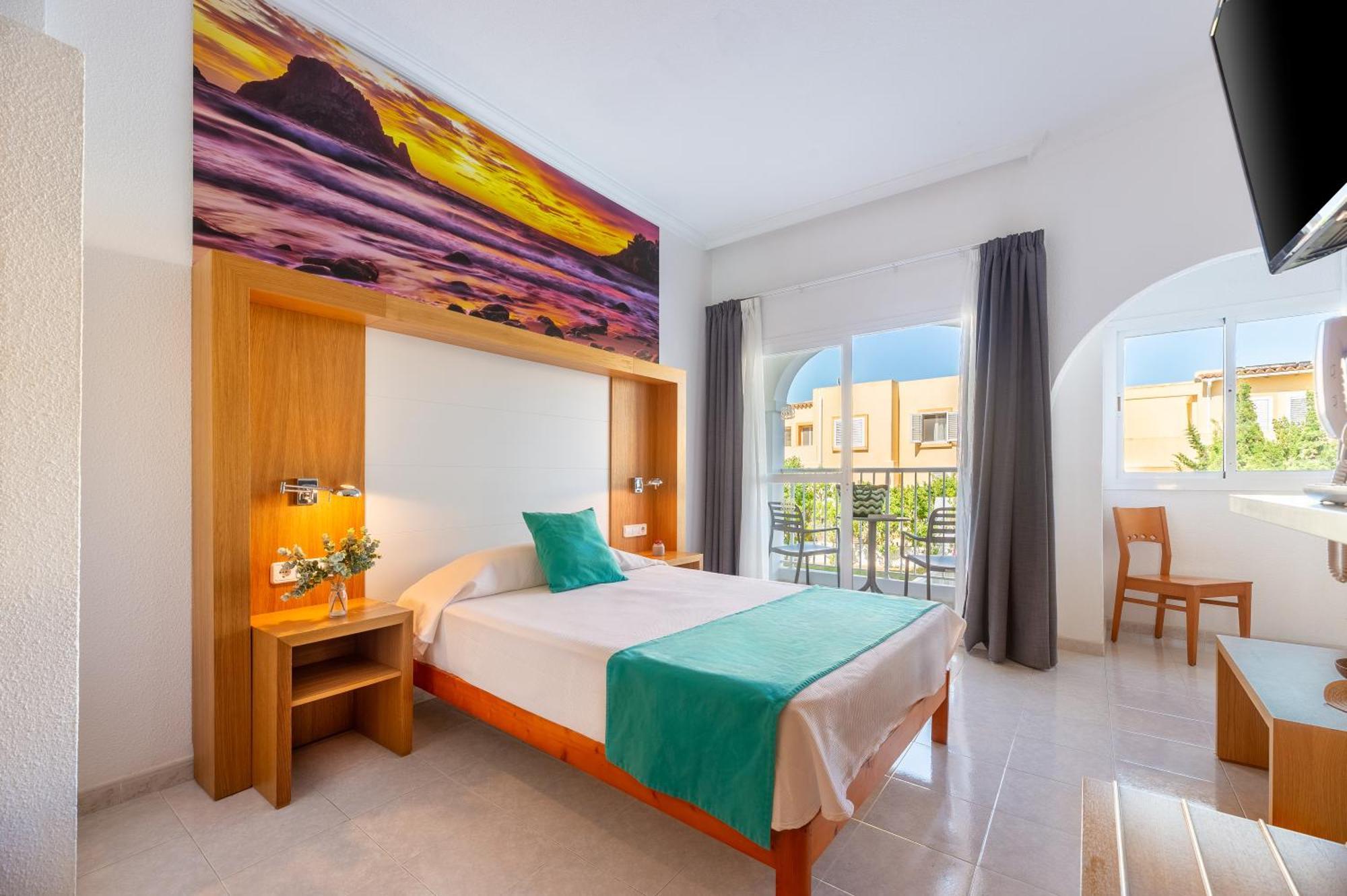 Single Room,1609330213:JPEG