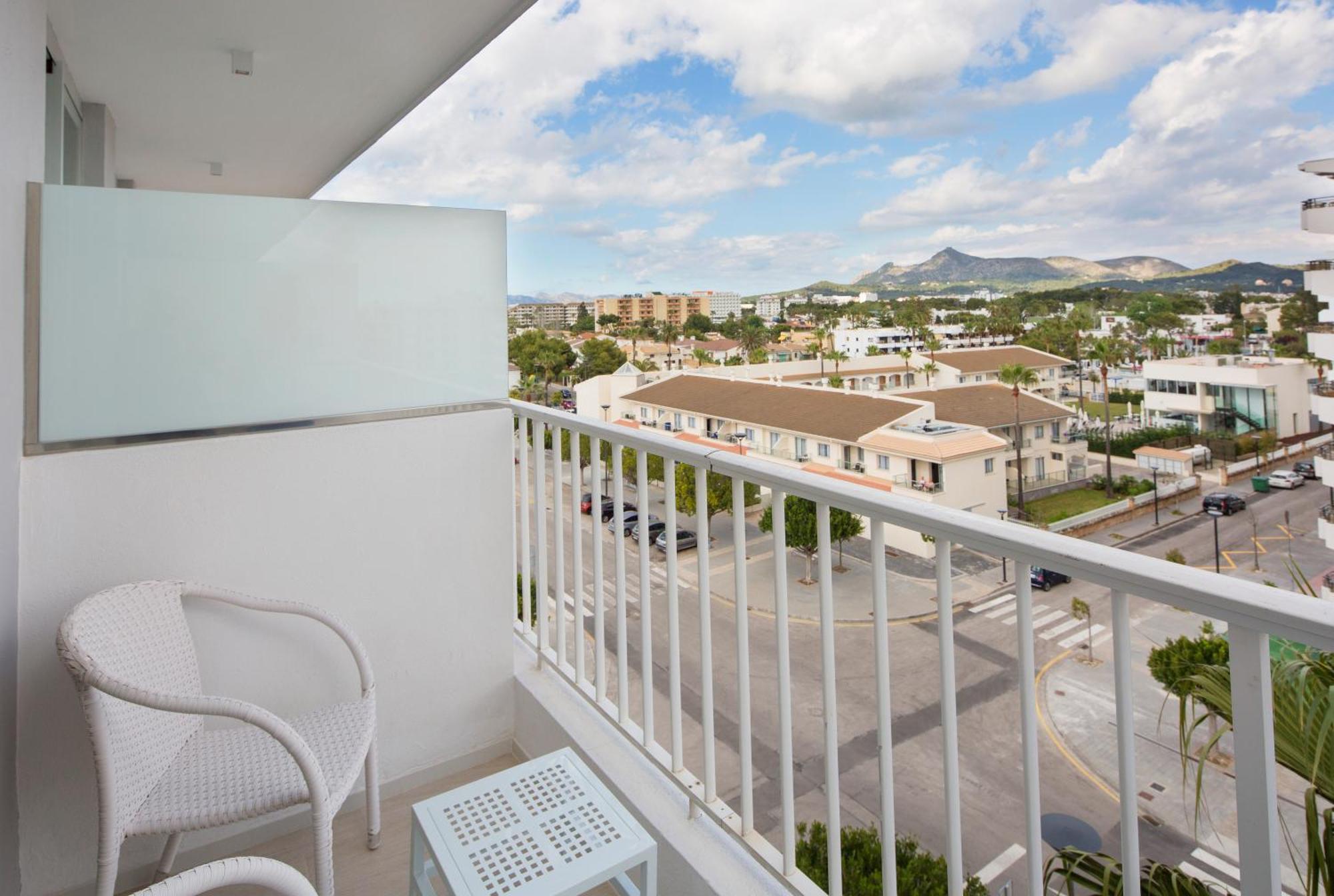 Double Room with Balcony,1614351117:JPEG