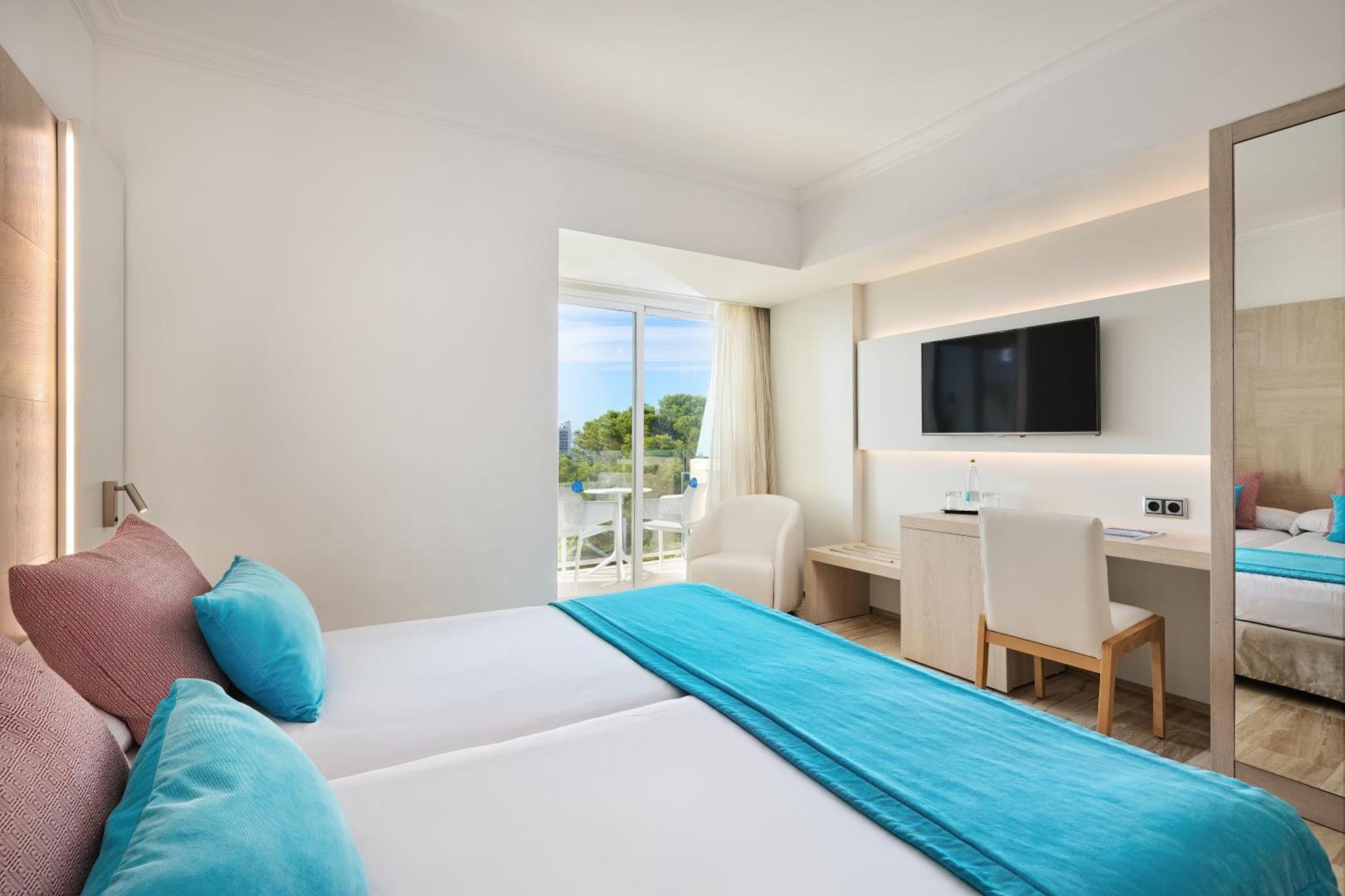 Double Room with Pool View (1 Adult),1620199135:JPEG