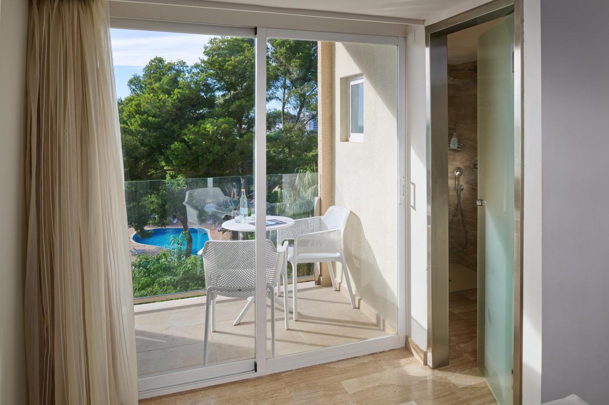 Double Room Pool View