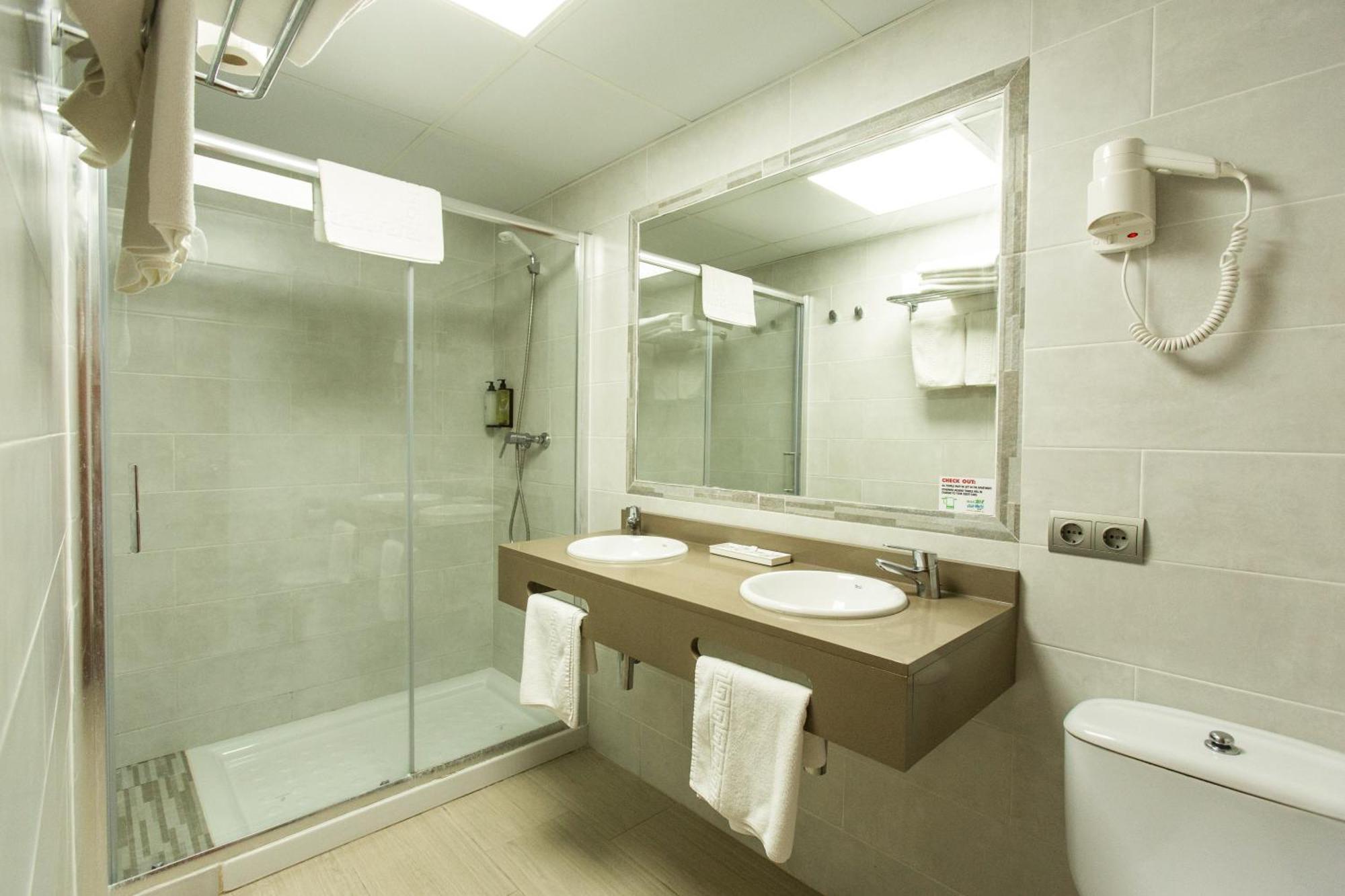 Two-Bedroom Suite with Sea View,1624749143:JPEG