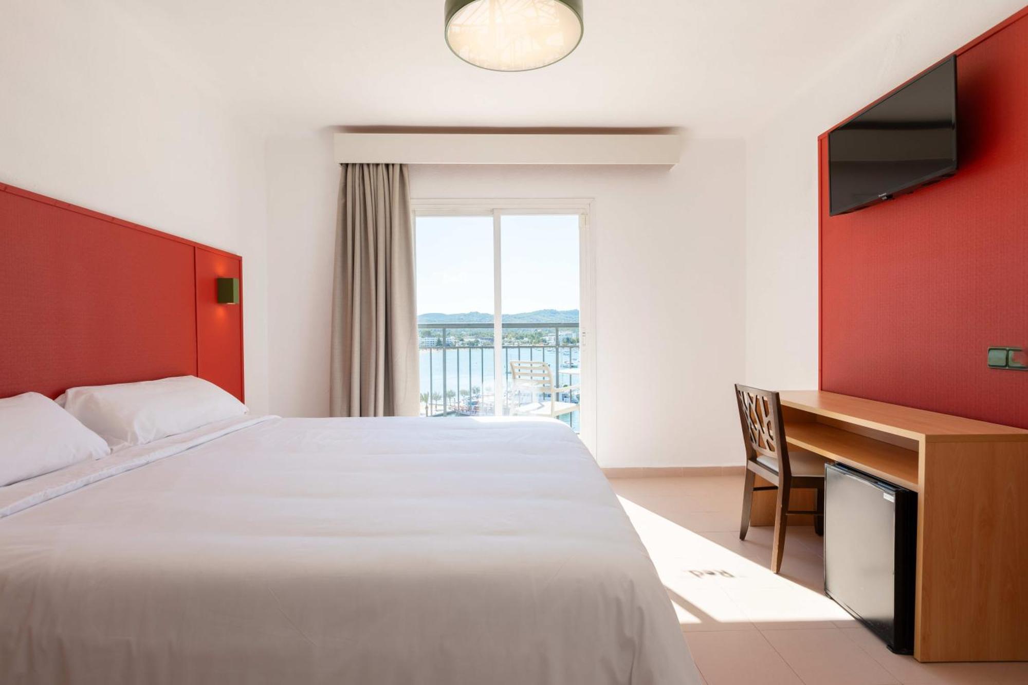 Deze kamer biedt uitzicht op de zee