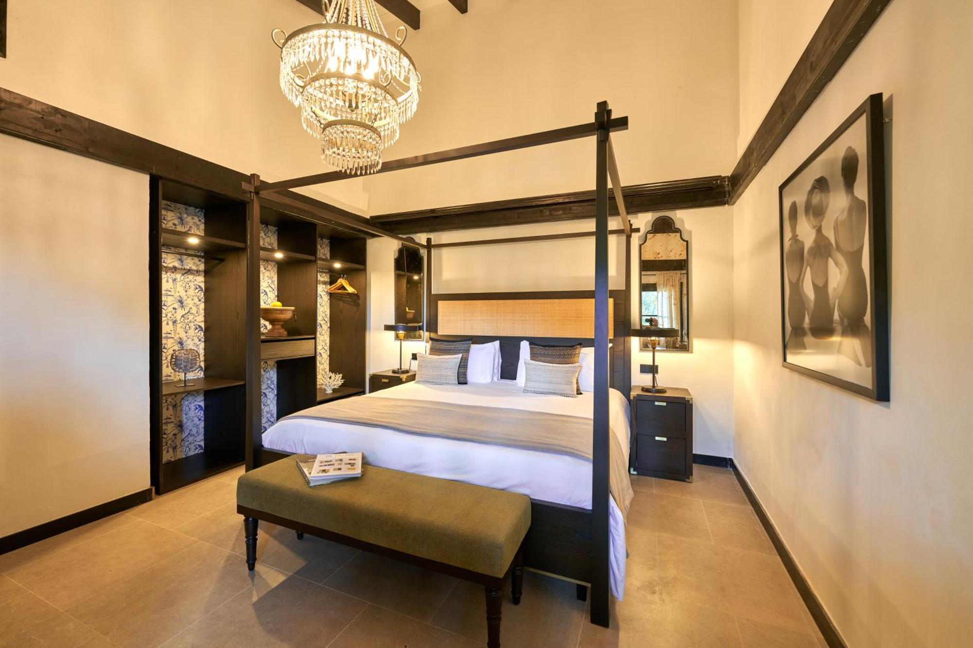 Chambre Lit King-Size - Vue sur Piscine