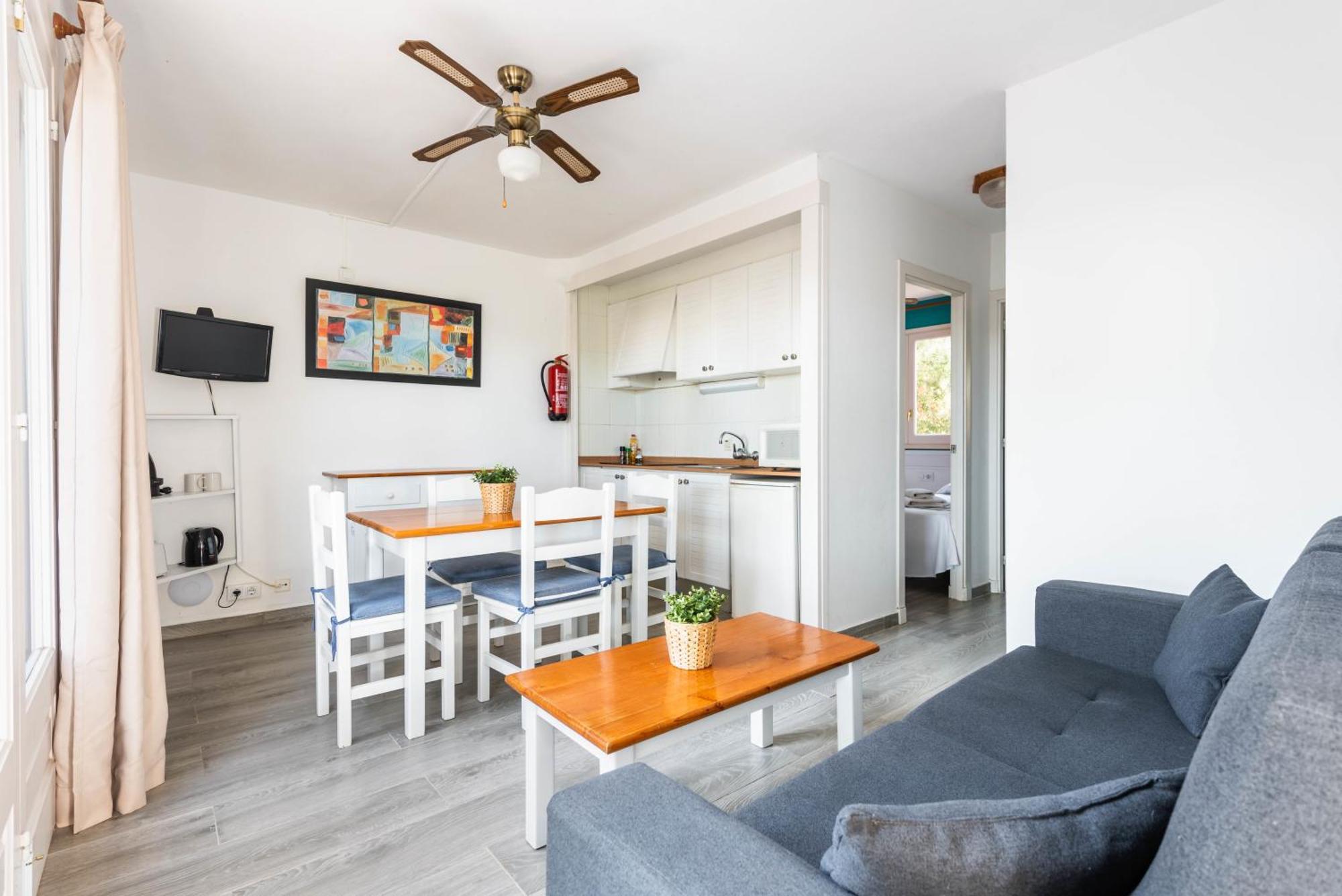 Appartamento con 2 Camere da Letto e Vista Mare