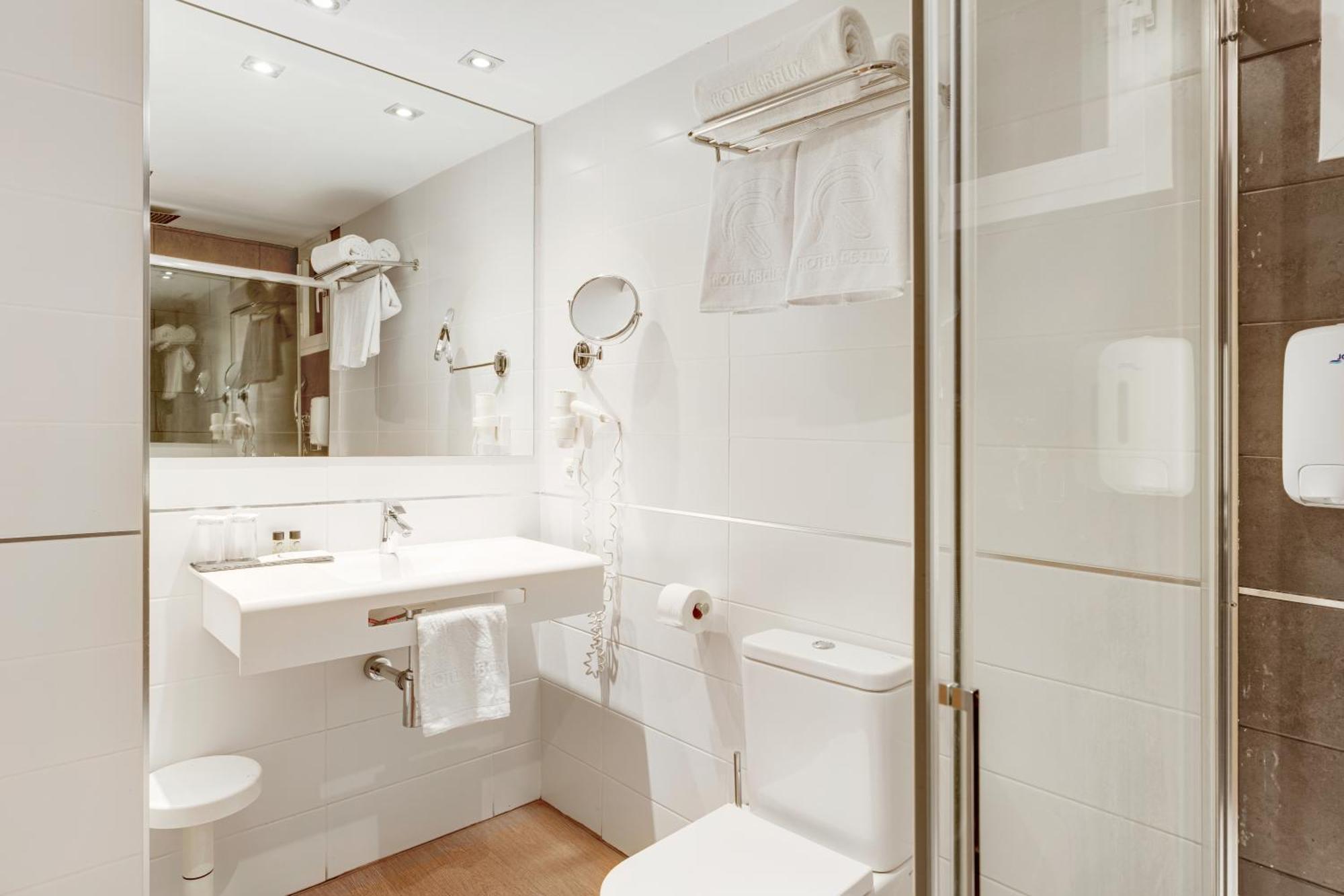 Double or Twin Room (1 Adult)
