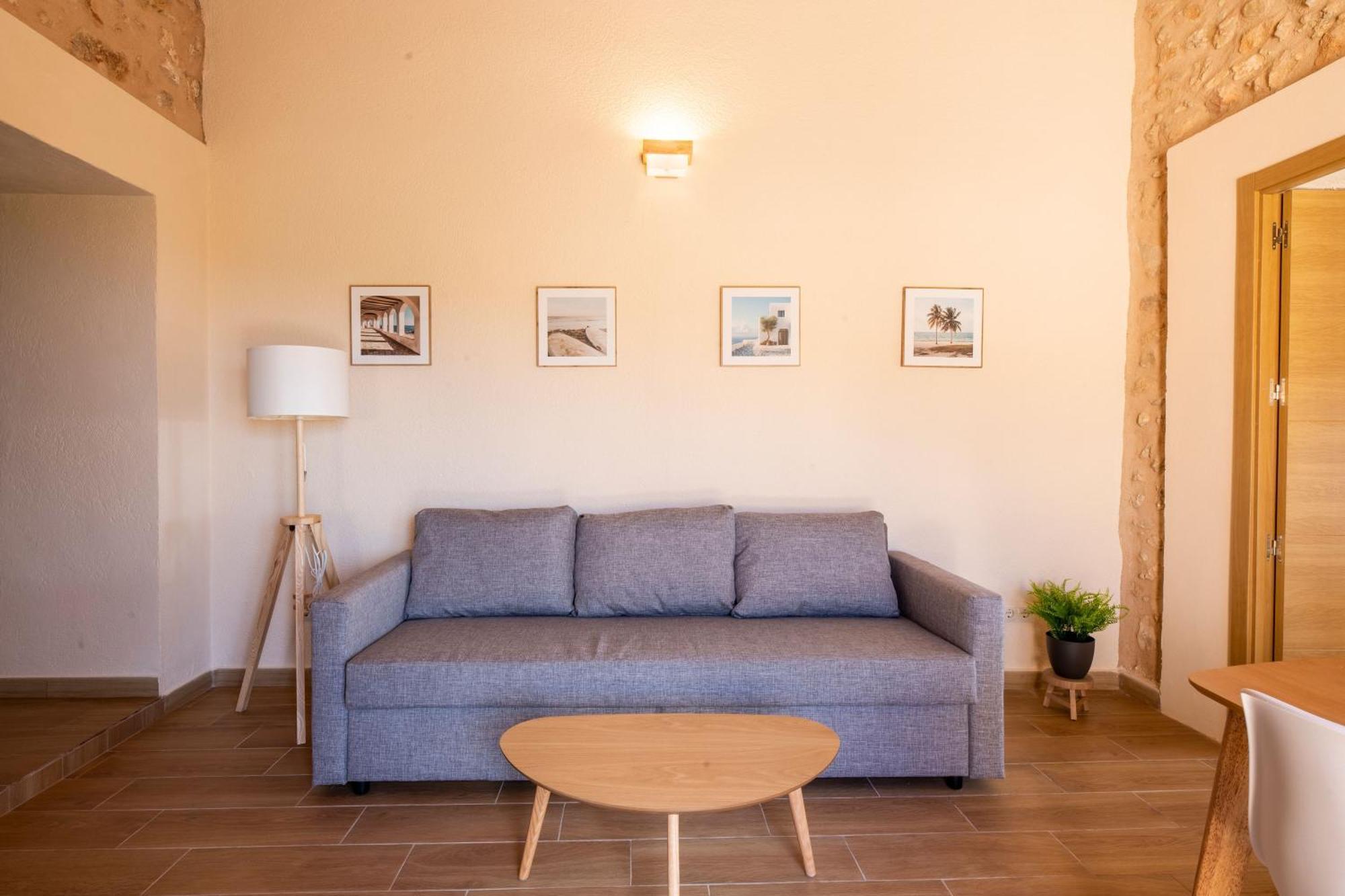 Apartamento de 2 dormitorios con terraza y vistas al mar