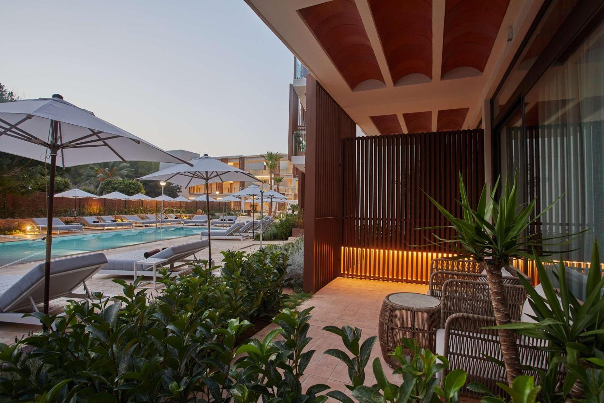 Camera King Club con Vista Piscina