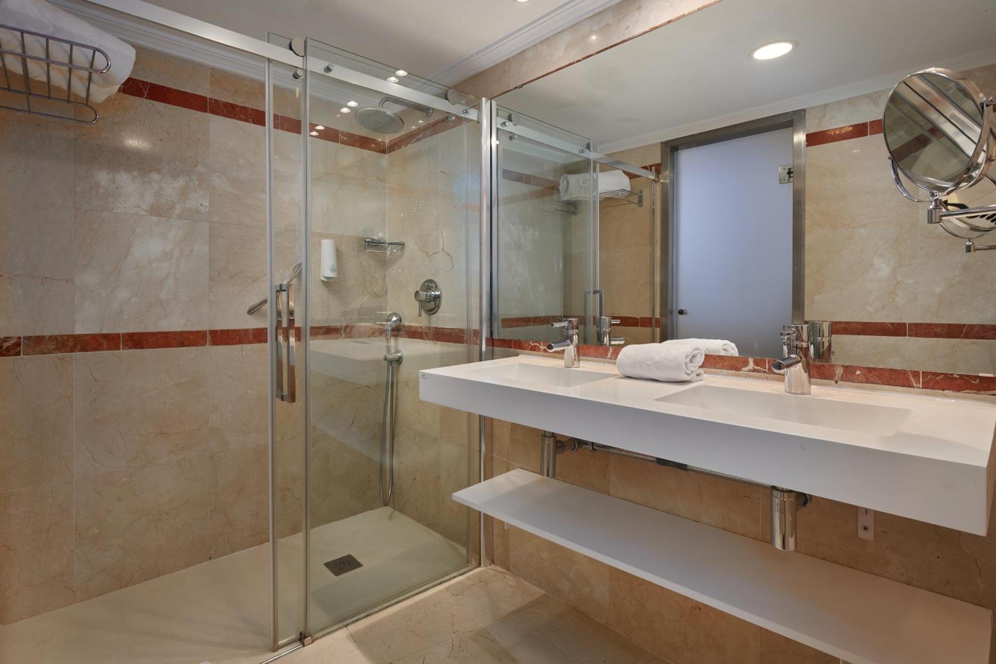 Suite Junior - Vue sur Mer (2 Adultes)