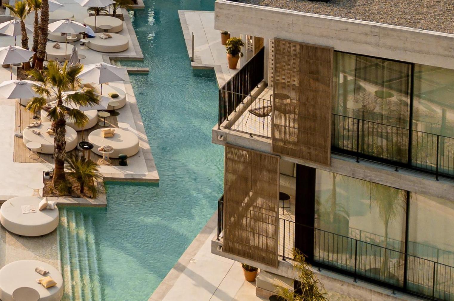 Nomad - Corner Junior Suite with Pool View